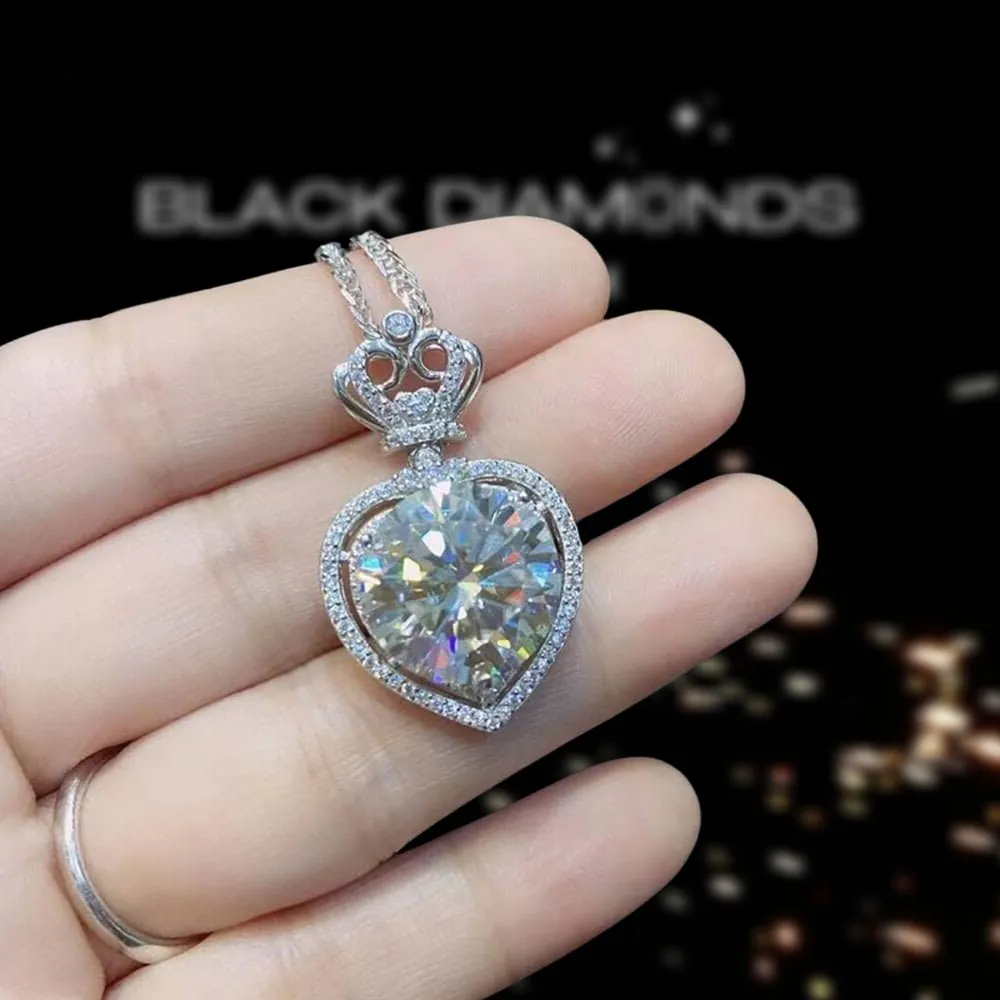 10 Ct Diamond Clavicle Crown Necklace