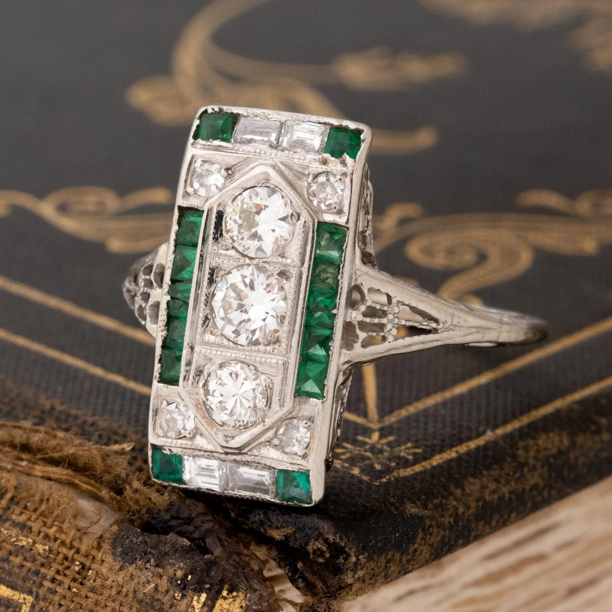 1.15ctw Art Deco Diamond & Emerald Dinner Ring