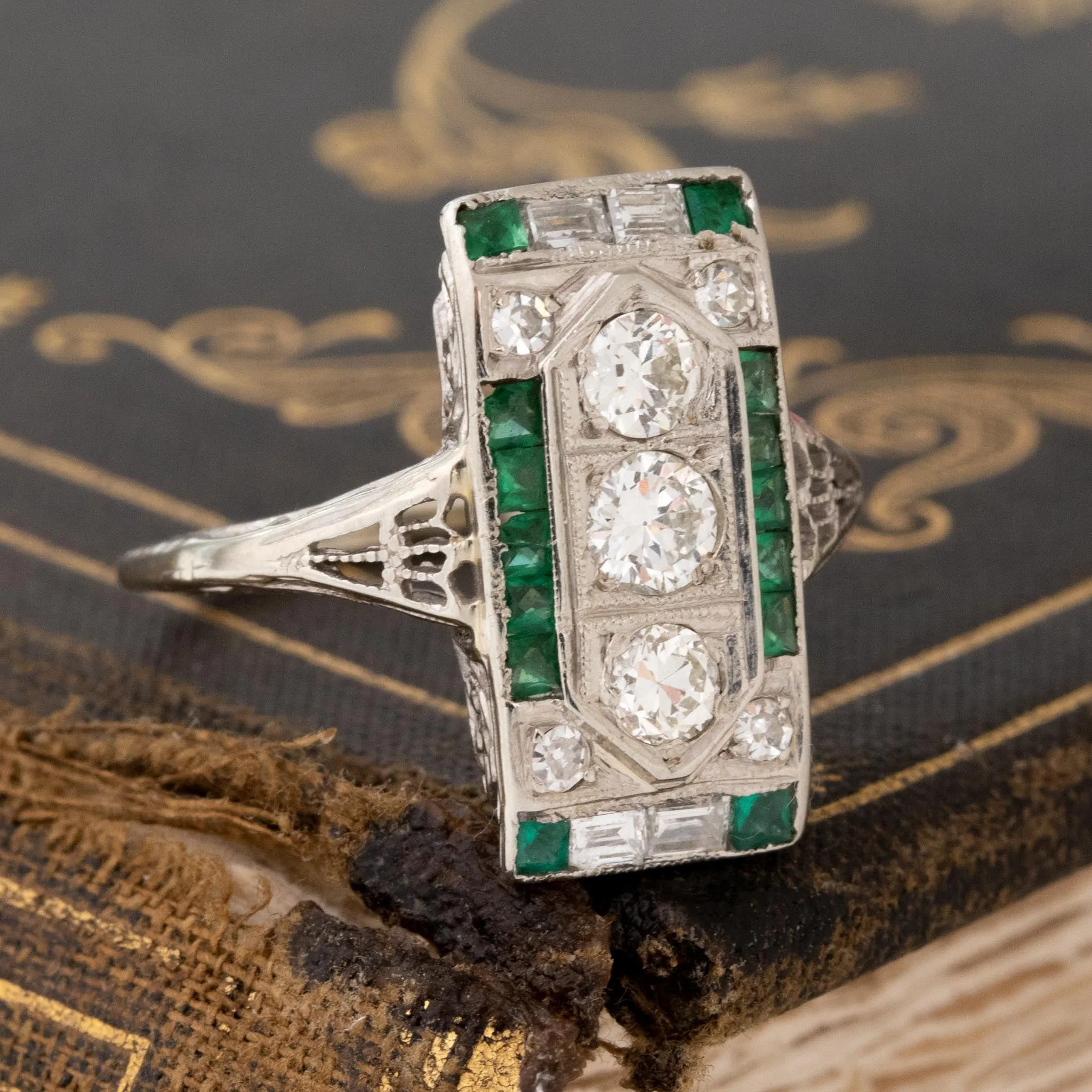 1.15ctw Art Deco Diamond & Emerald Dinner Ring