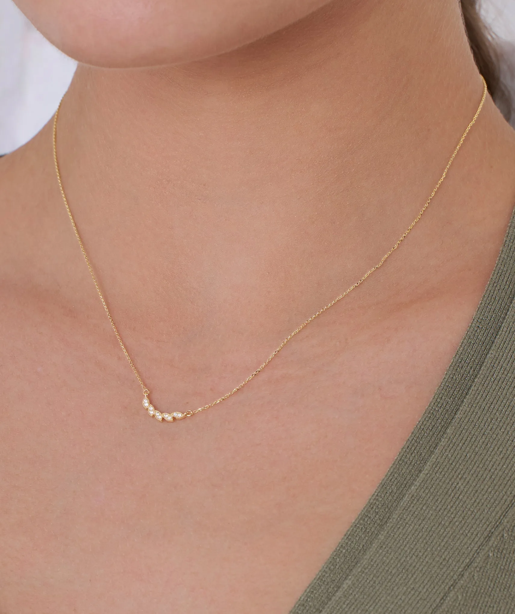 14K Gold Trendy Floral Necklace