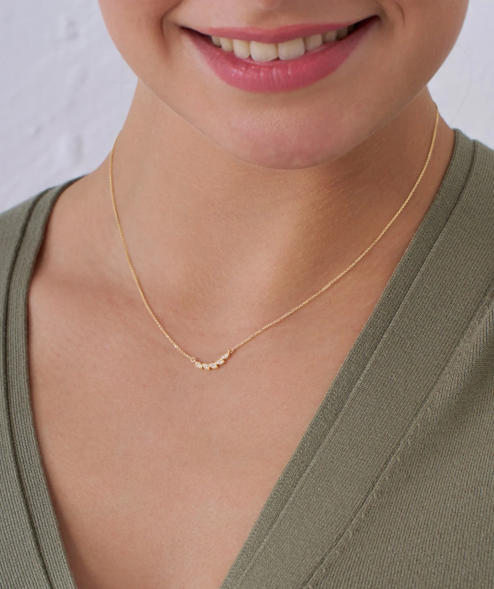 14K Gold Trendy Floral Necklace