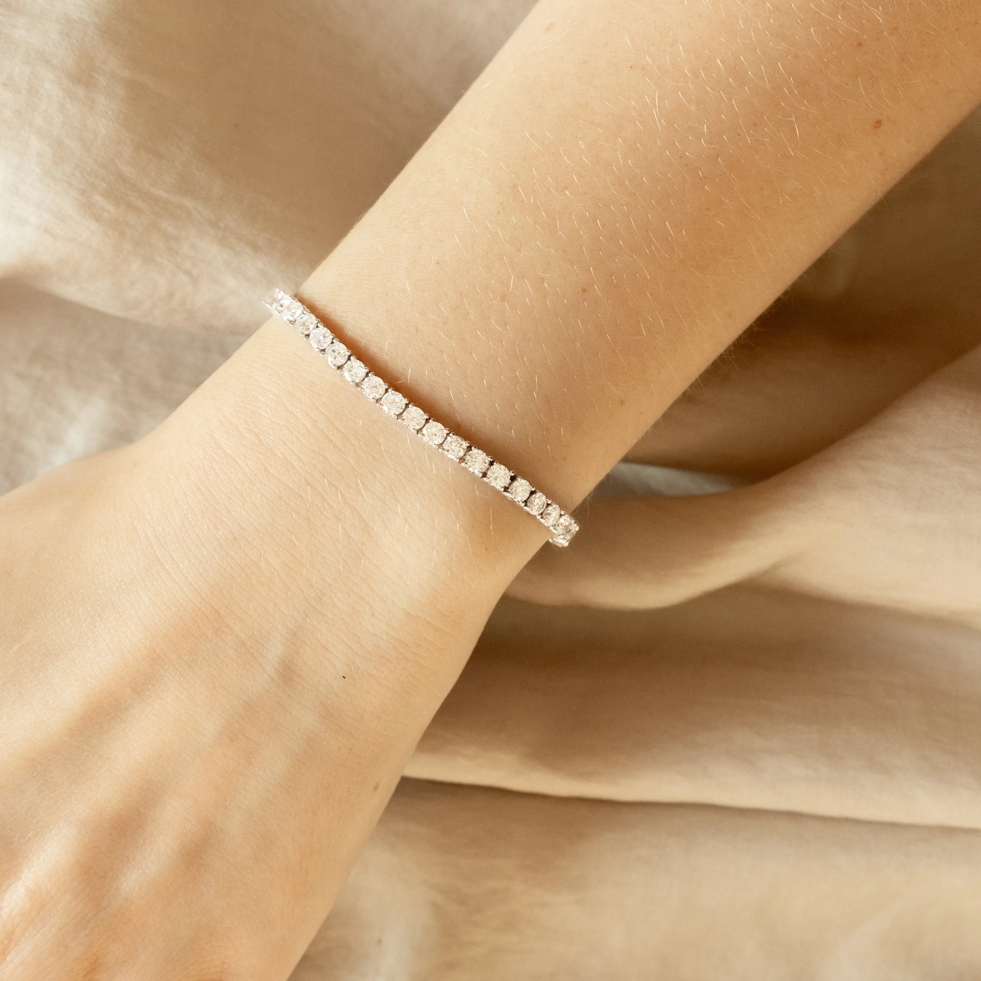 14K White Gold 7.5 Carat Round Diamond Tennis Bracelet