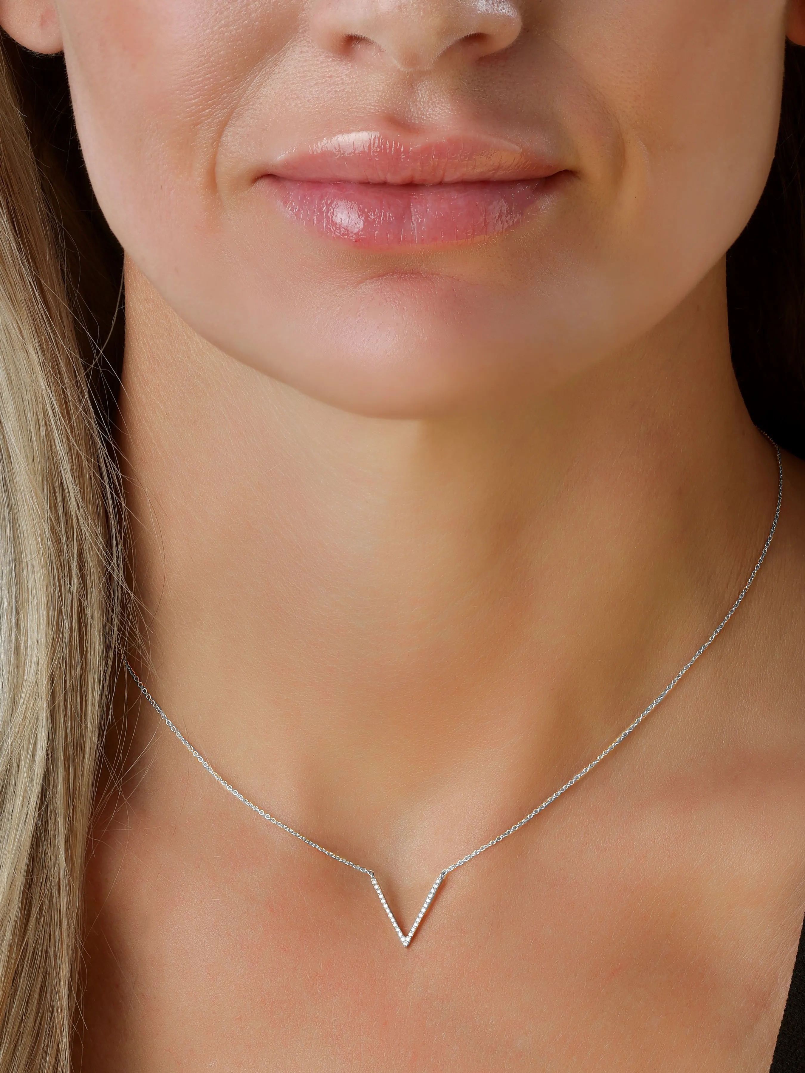 14k White Gold Diamond V Necklace