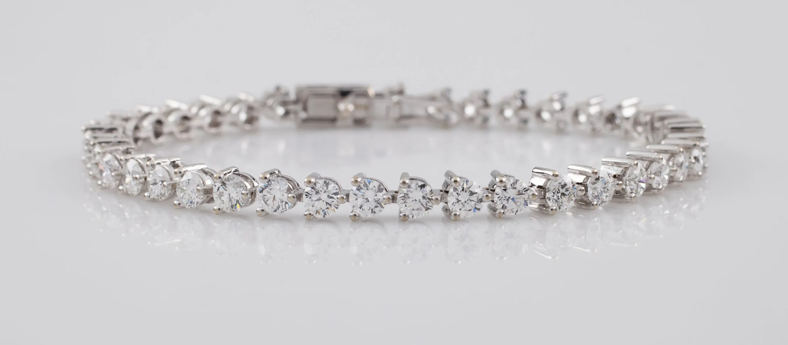 18k White Gold Diamond Tennis Bracelet TDW = 7.00 cts G Color VS Clarity 6.75"