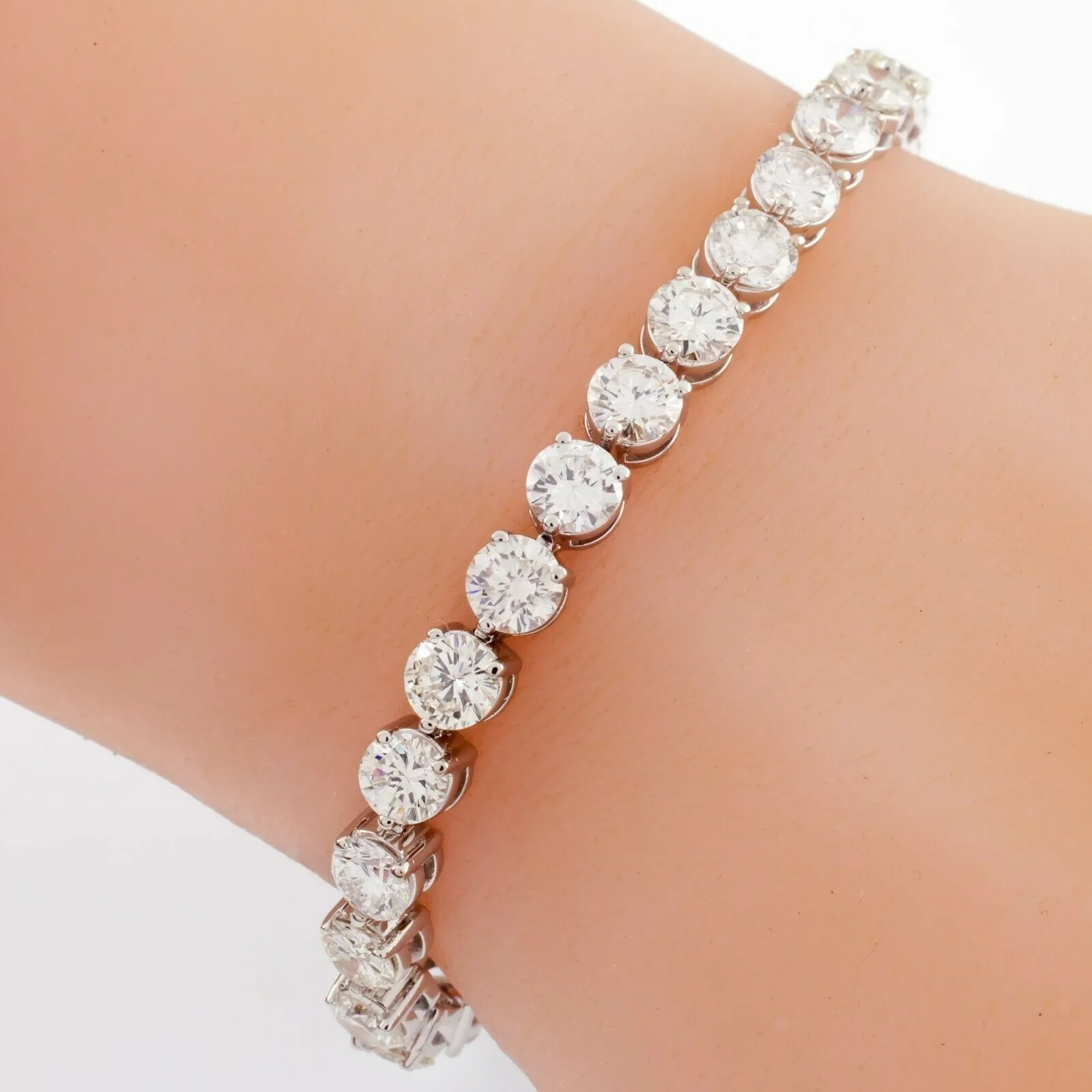18k White Gold Round Diamond Tennis Bracelet TDW = 14.51 ct 6.75"