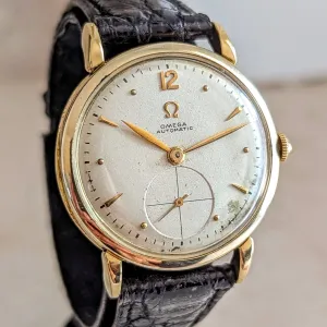 1944 OMEGA Bumper Automatic Wristwatch 18K Solid Gold Cal. 30-10RA Vintage Watch