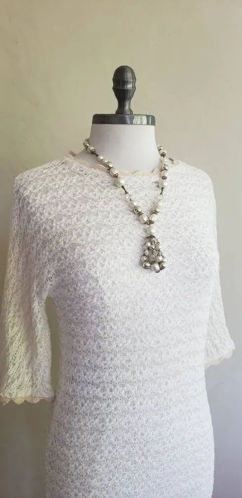 1960s Boho Necklace Cream Opalescent and Platinum Metallic Beads Faux Pearl Single Strand Fringed Bead Pendant / Seana