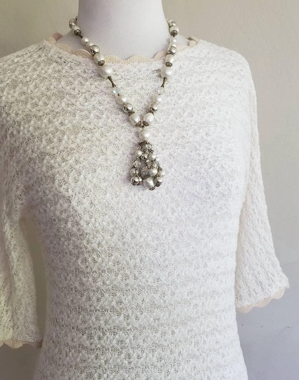 1960s Boho Necklace Cream Opalescent and Platinum Metallic Beads Faux Pearl Single Strand Fringed Bead Pendant / Seana