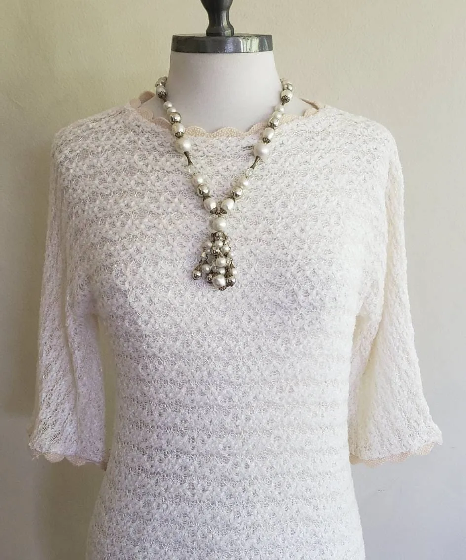 1960s Boho Necklace Cream Opalescent and Platinum Metallic Beads Faux Pearl Single Strand Fringed Bead Pendant / Seana