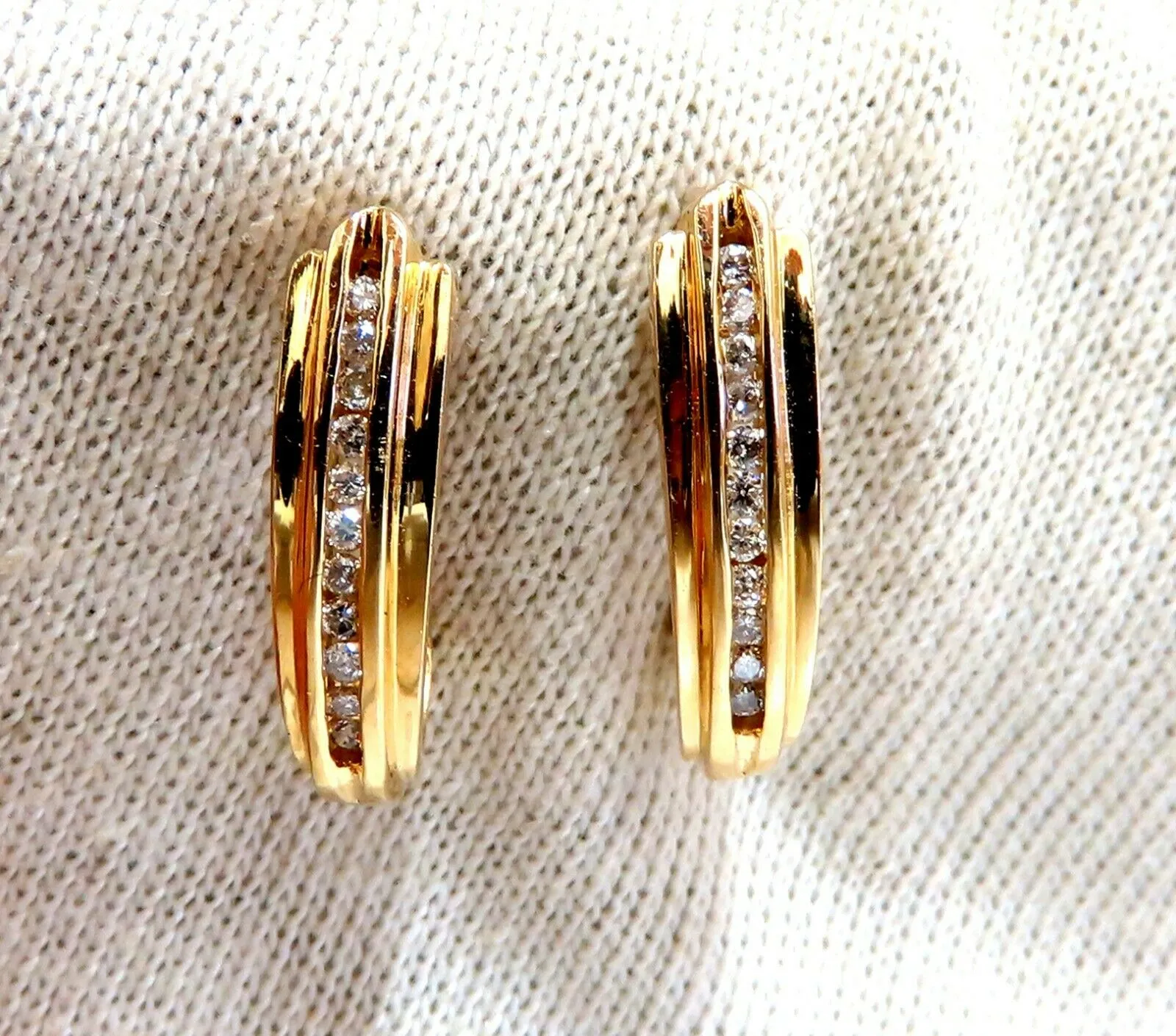 .22ct Diamonds Semi Hoop Earrings 14kt