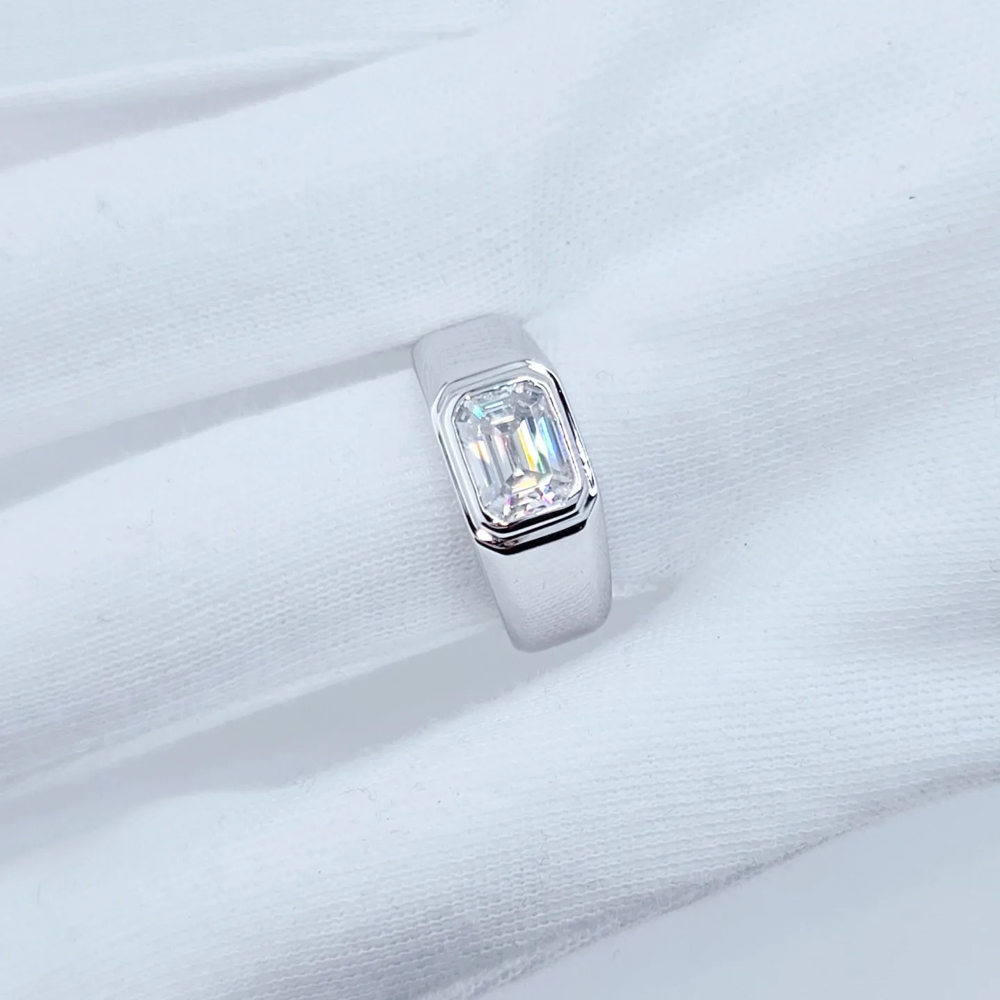 2ct Emerald Cut Diamond Unisex Ring