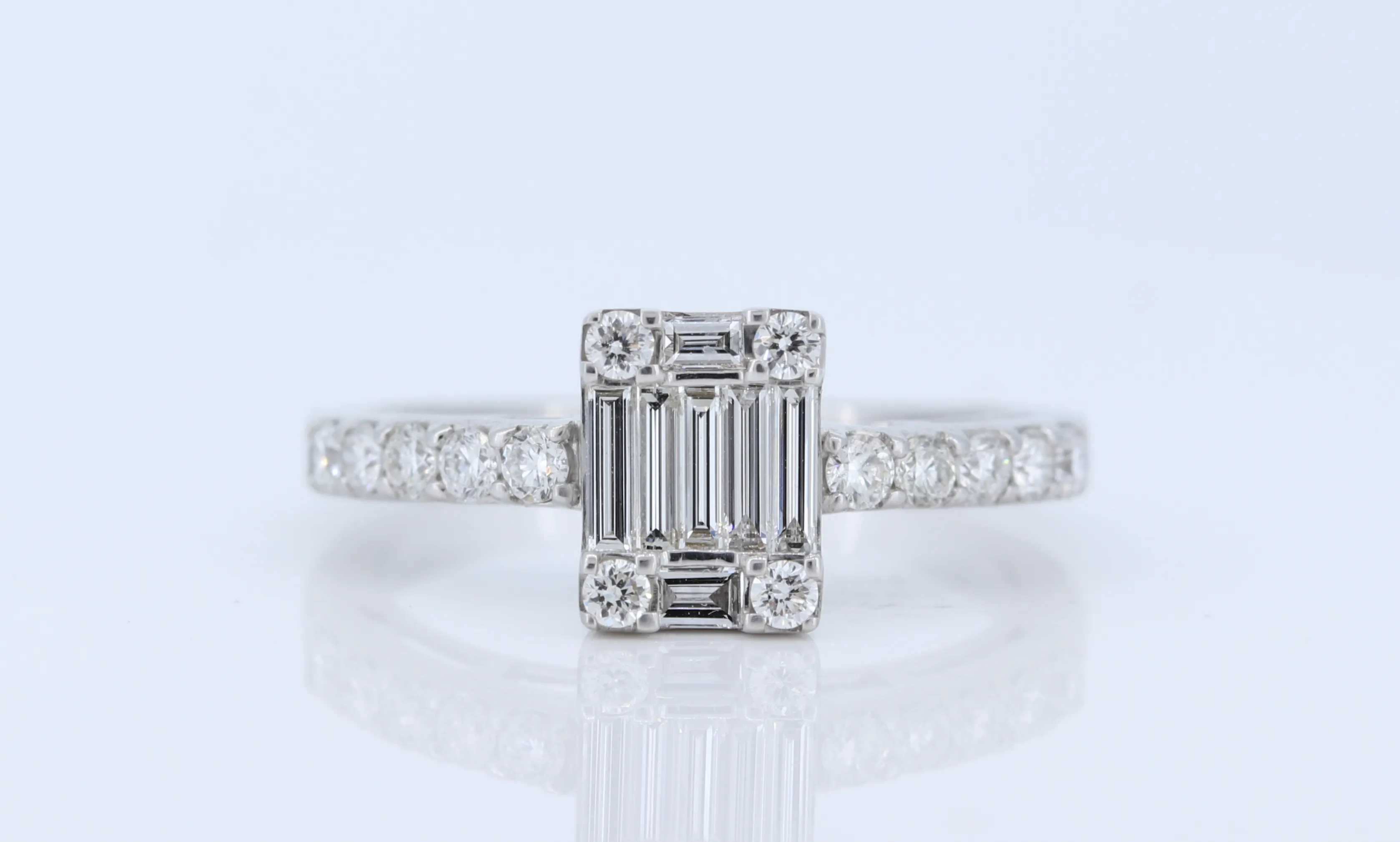 Baguette Cut Diamond Ring in 18Kt White Gold