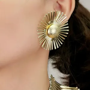Big gold earrings , gold studs large , huge gold stud earring , round gold earrings , chunky gold studs sunburst round