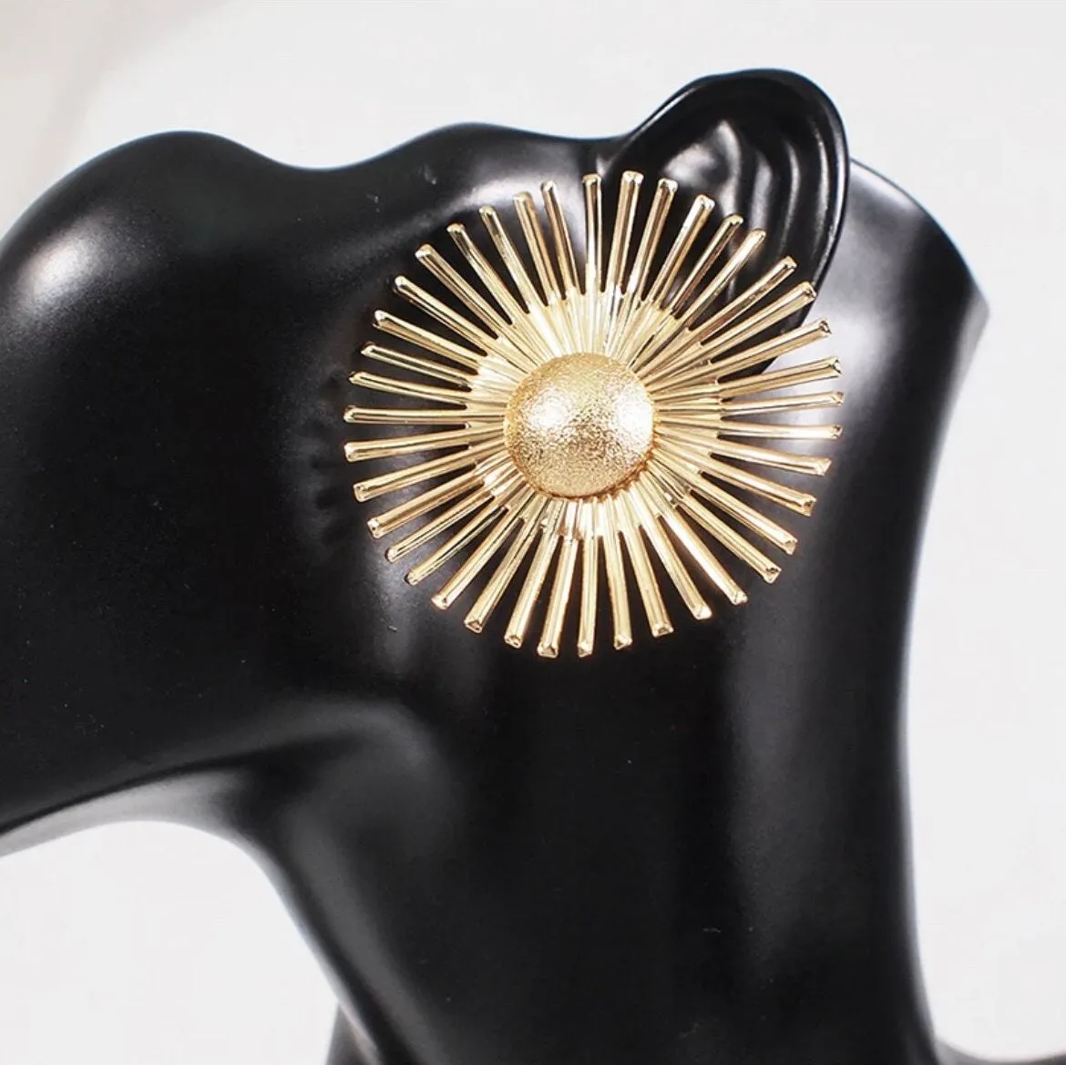 Big gold earrings , gold studs large , huge gold stud earring , round gold earrings , chunky gold studs sunburst round