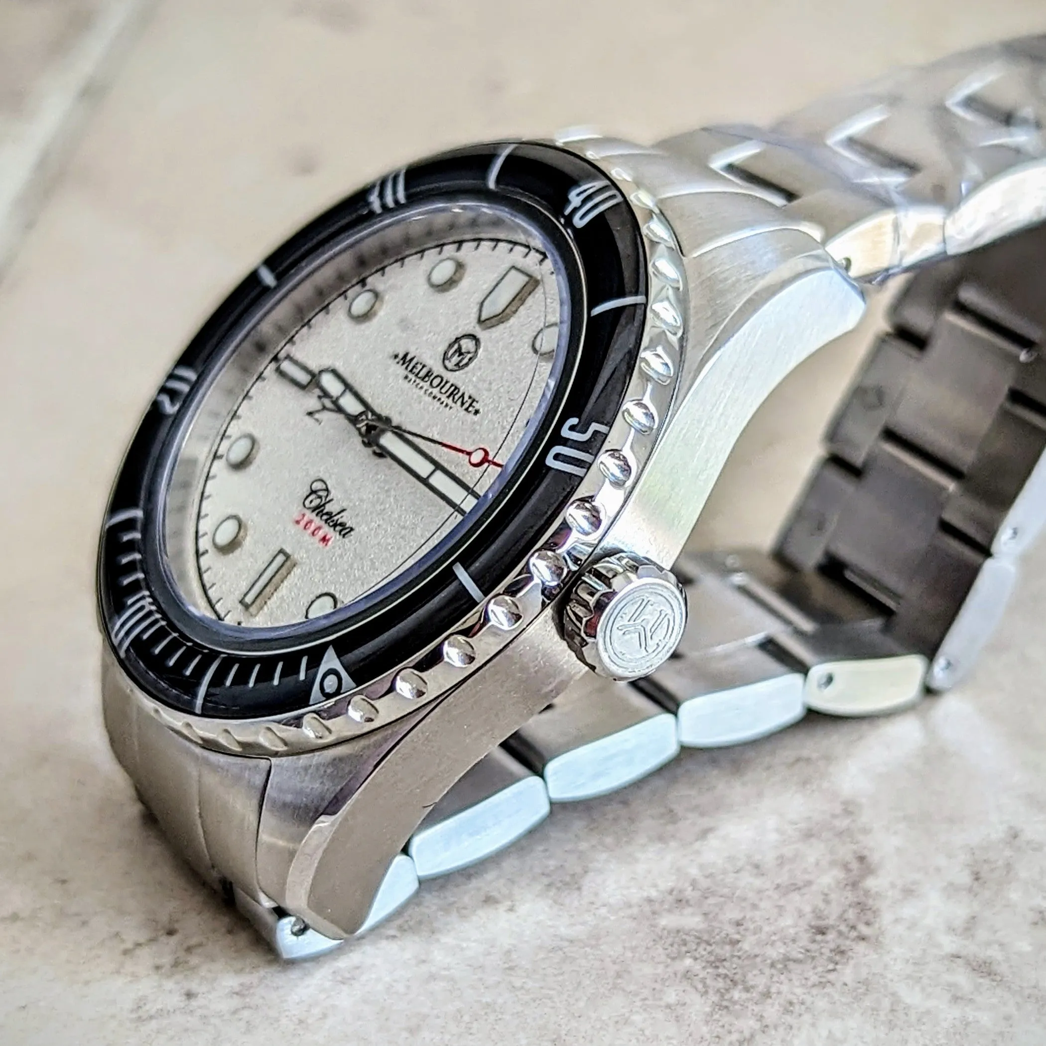 Brand-New! MELBOURNE Chelsea Automatic Watch 200M Dive Wristwatch - Display Back