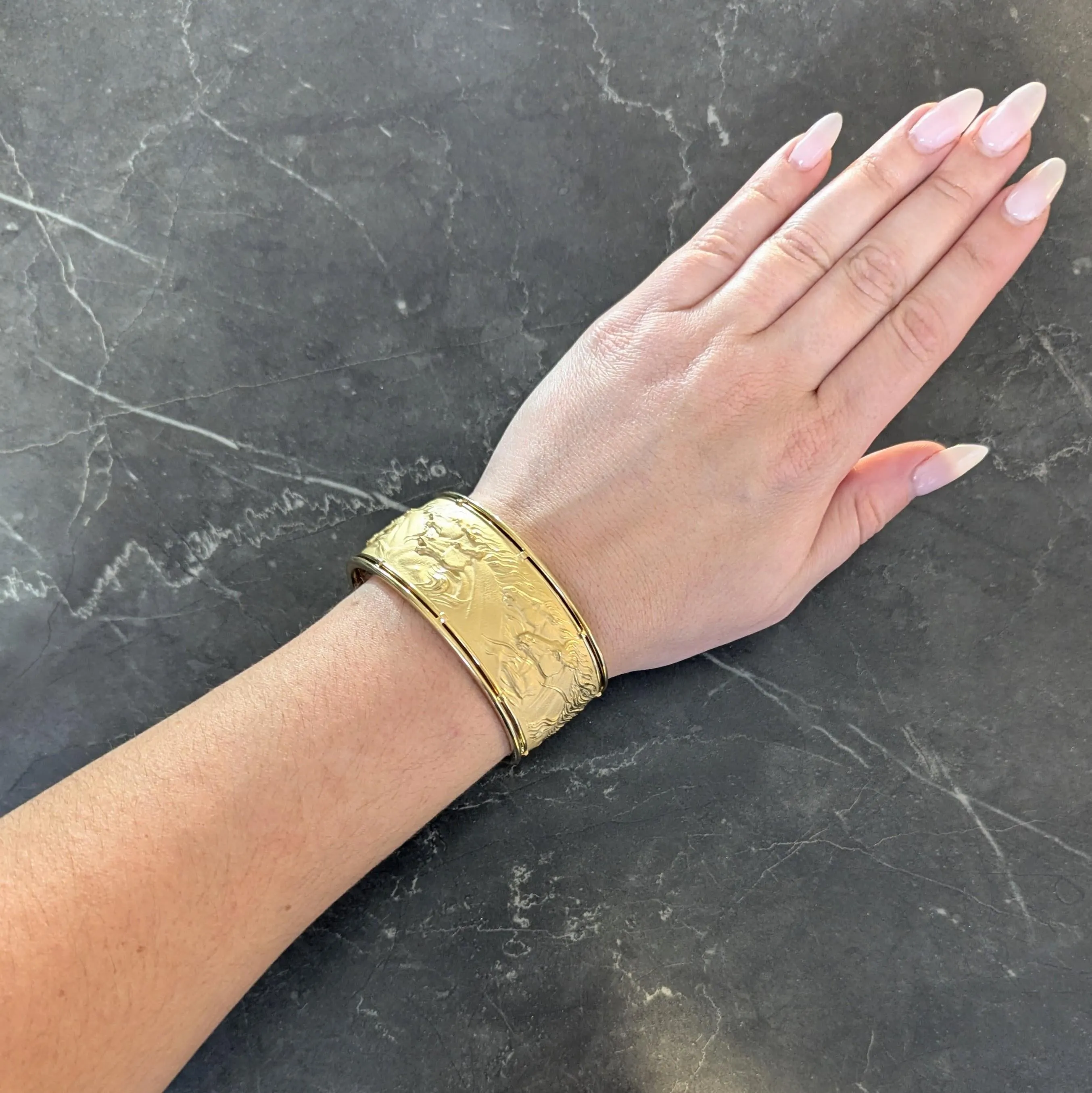 Carrera Y Carrera 1980's 18 Karat Yellow Gold Ecuestre Horse Vintage Cuff Bracelet