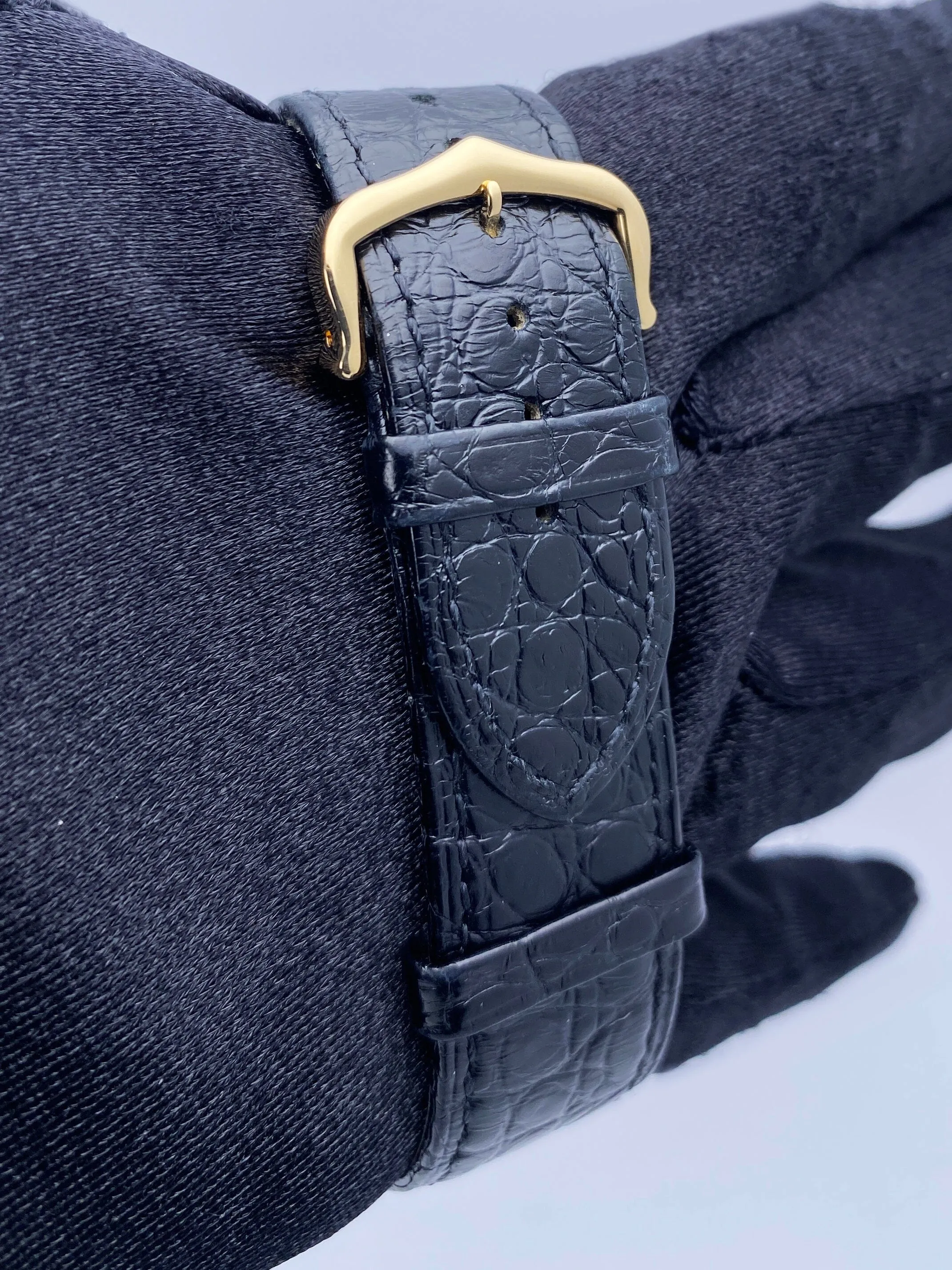 Cartier Tank Solo W5200004 Large Size 18K Yellow Gold Mens Watch Box Papers