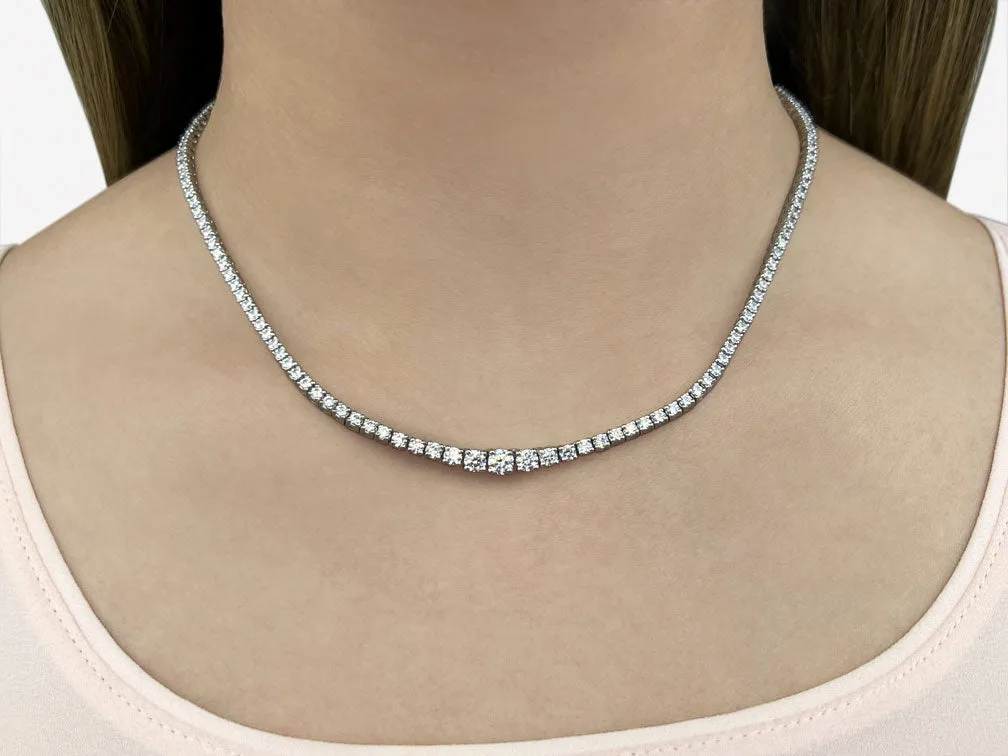 Classic Graduated Strand Of Diamonds with 10.00 ct.(finished)