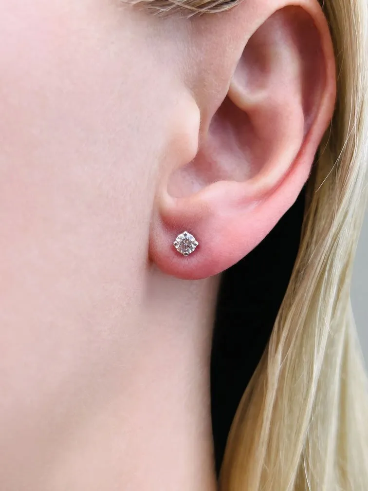 Cushion Cut Diamond Diamond Studs with 1.00 ct.(finished) 4.5mm