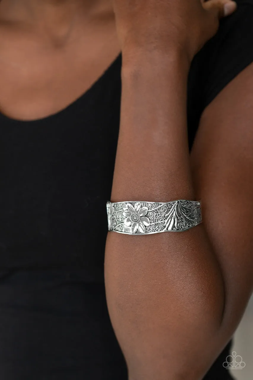 Daisy Paradise Silver Paparazzi Bracelet