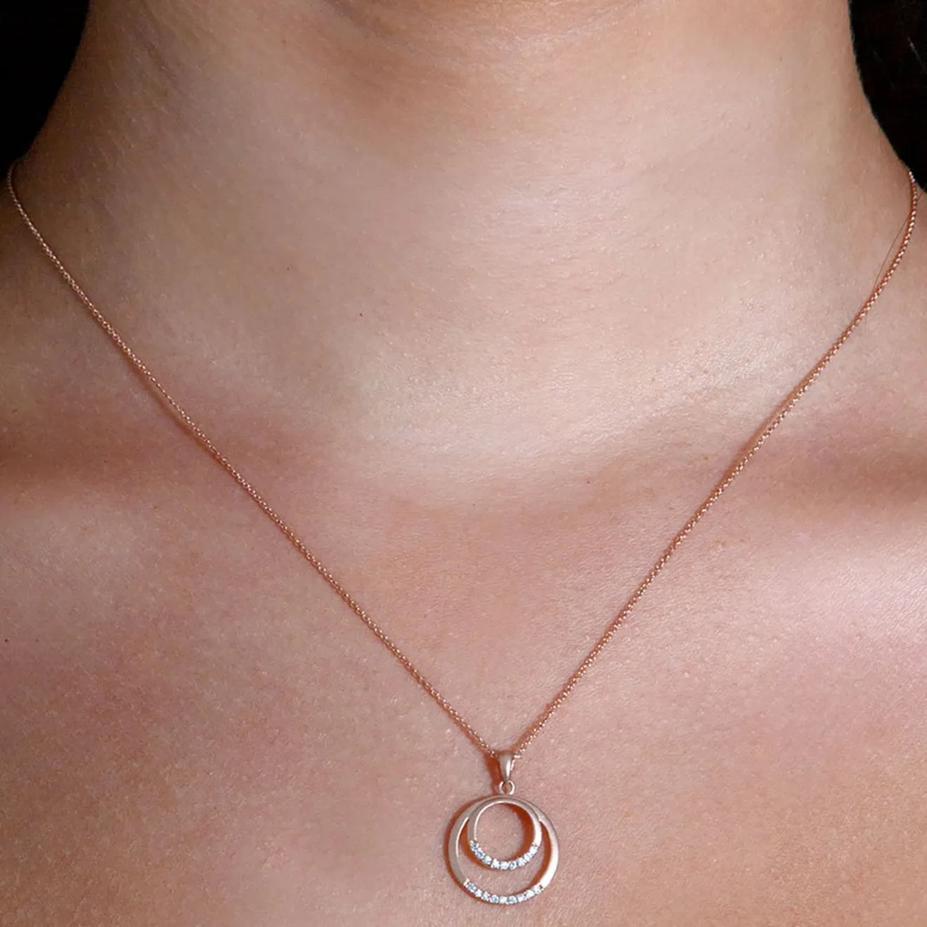 Double Circle 0.10 ctw Diamond Necklace Pendant