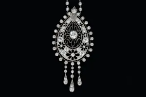 Edwardian Platinum 1.5 Carat European Diamond and Natural Pearl Necklace