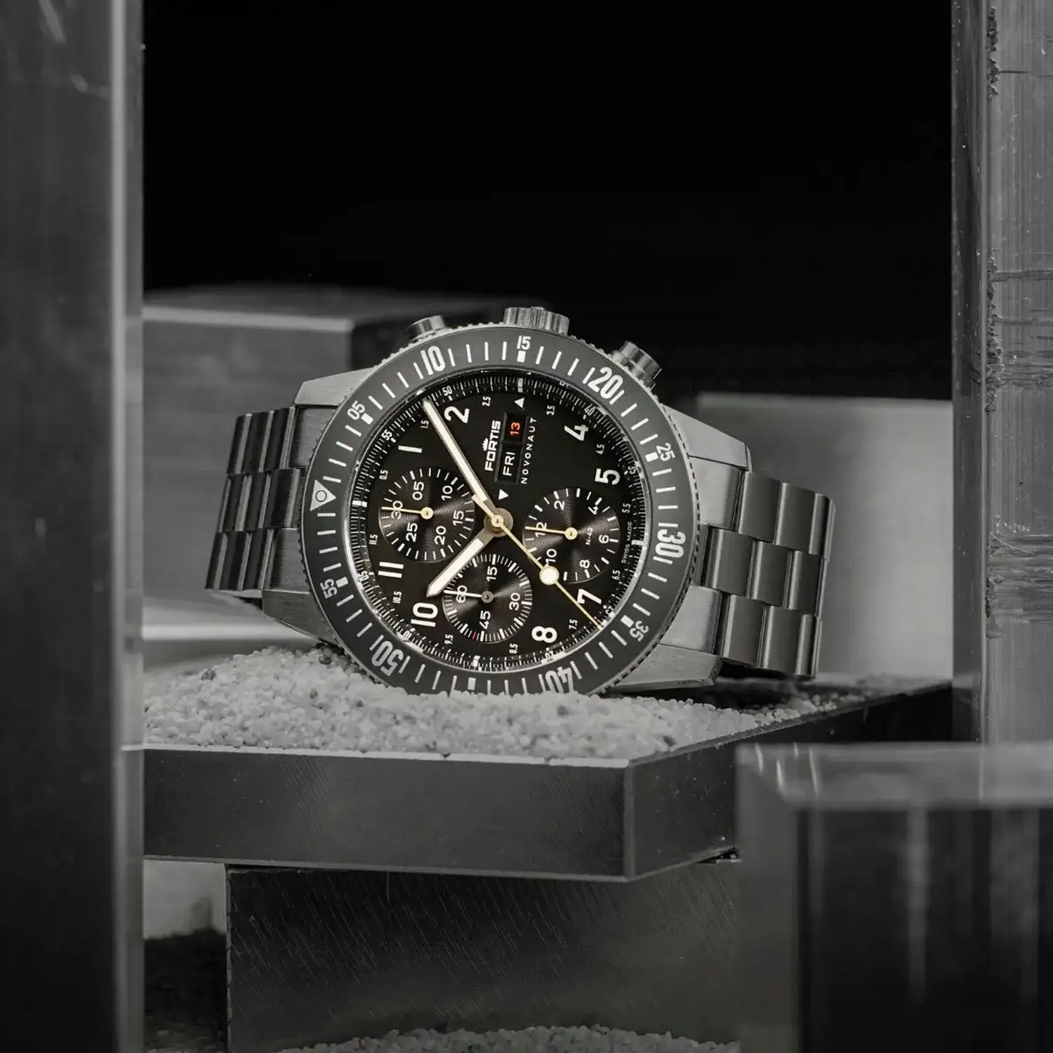 Fortis Novonaut N-42 Titan Legacy Automatic – F2040017