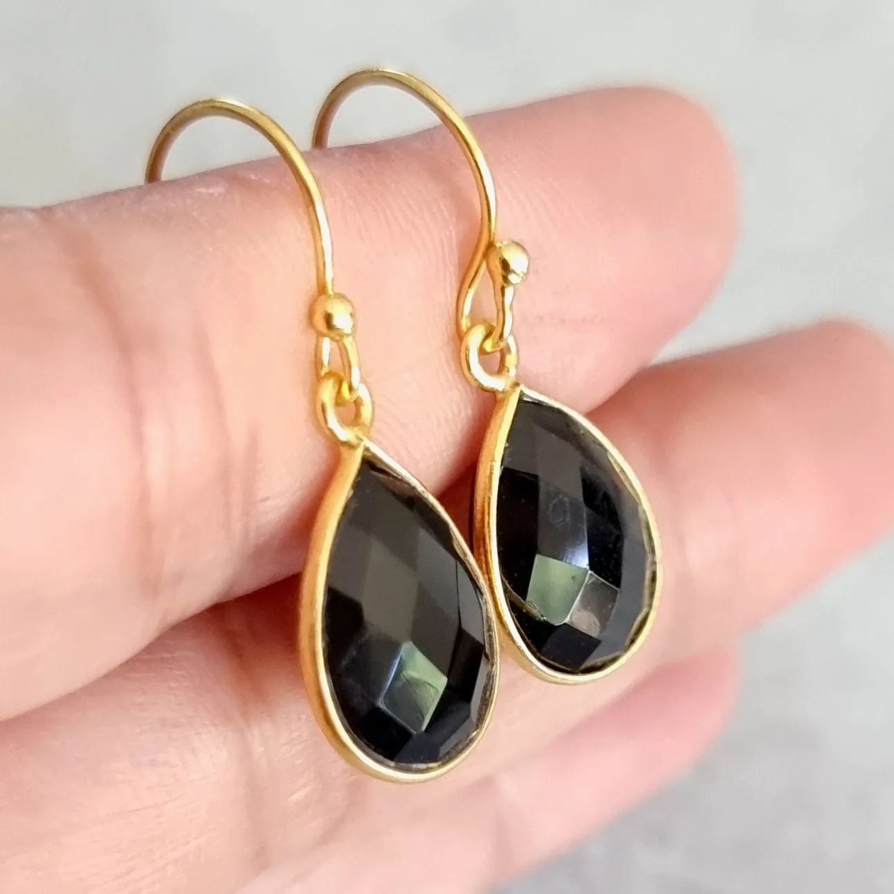 Gold Plated Briolette Teardrop Black Onyx 925 Silver Earrings, E16O