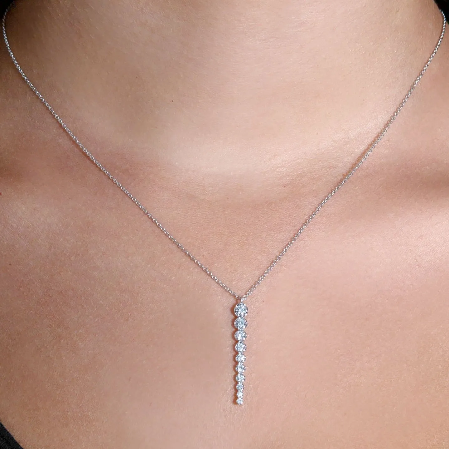 Graduated 0.35 ctw Diamond Journey Necklace Pendant
