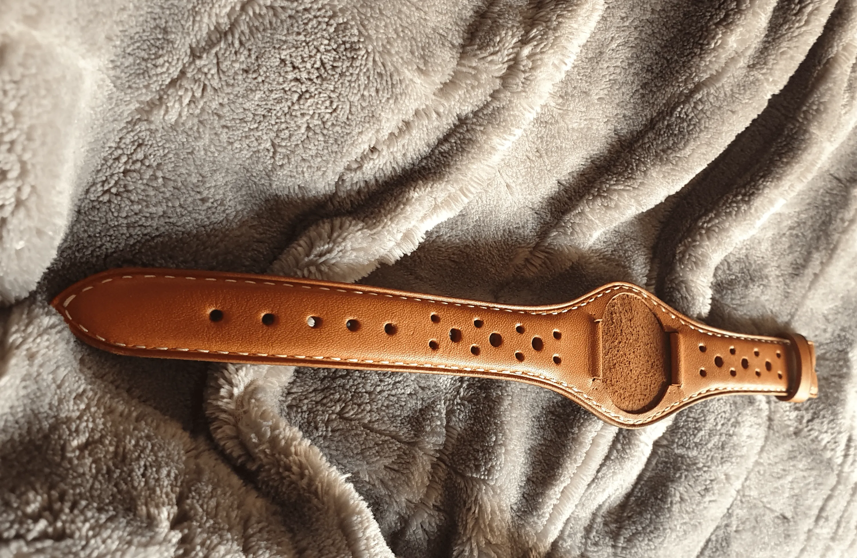 Handmade bund rally leather strap