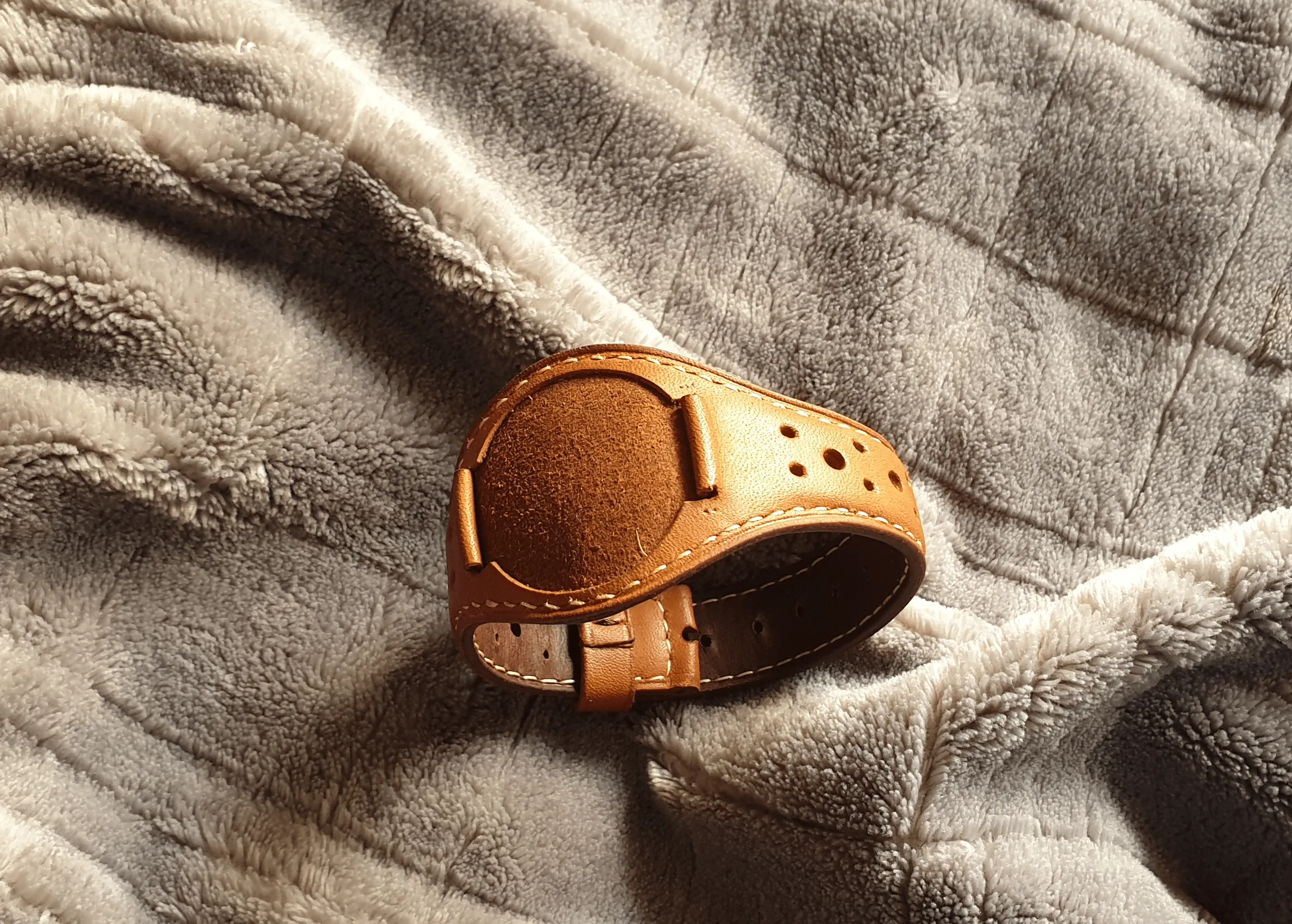 Handmade bund rally leather strap