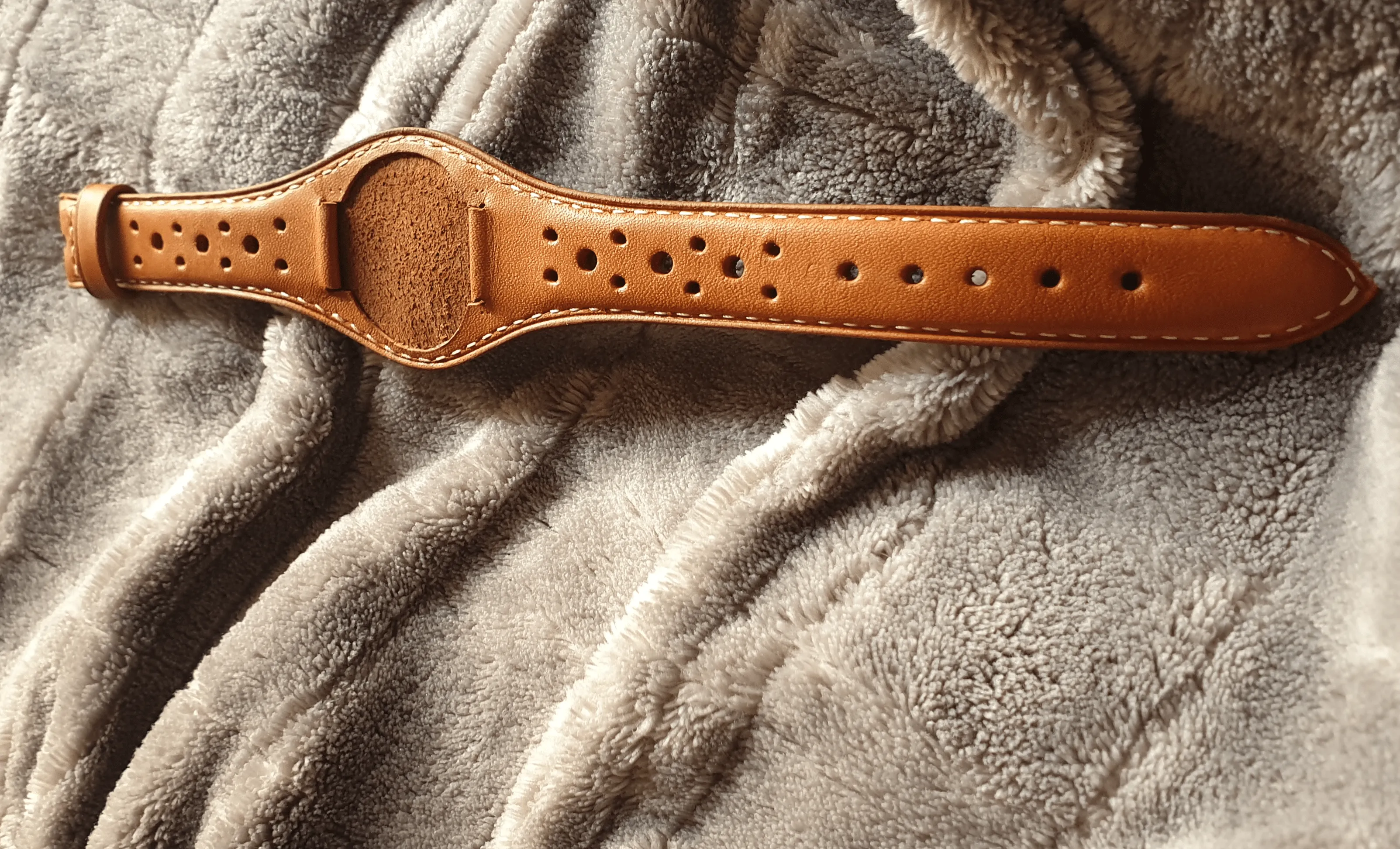 Handmade bund rally leather strap