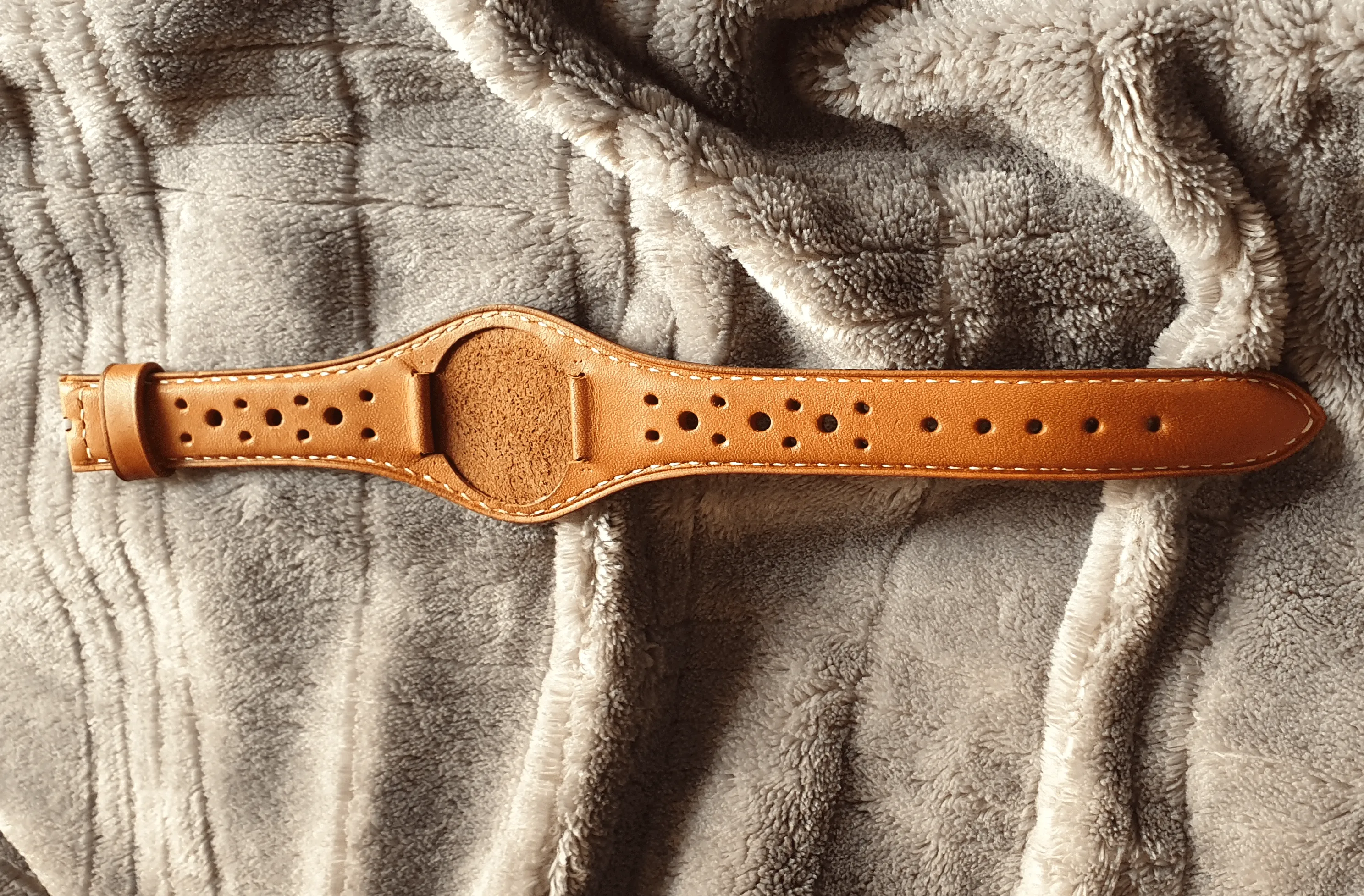 Handmade bund rally leather strap