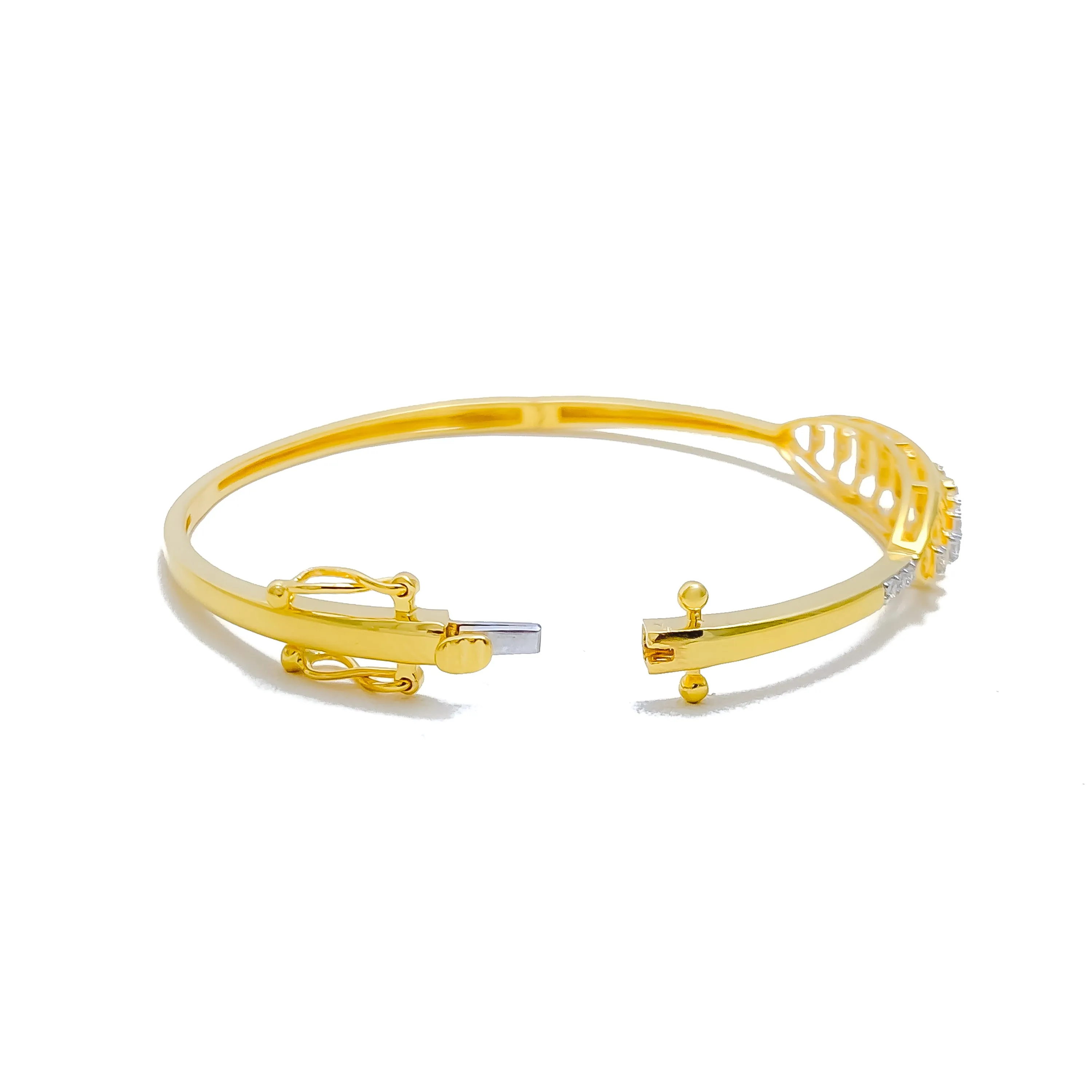 Mesmerizing Striped Diamond   18k Gold Bangle Bracelet