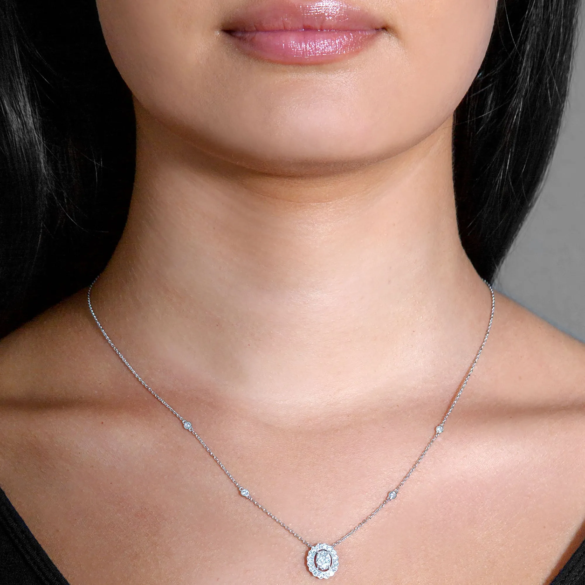 Milgrain 0.50 ctw Diamond Oval Halo Cluster Necklace Pendant
