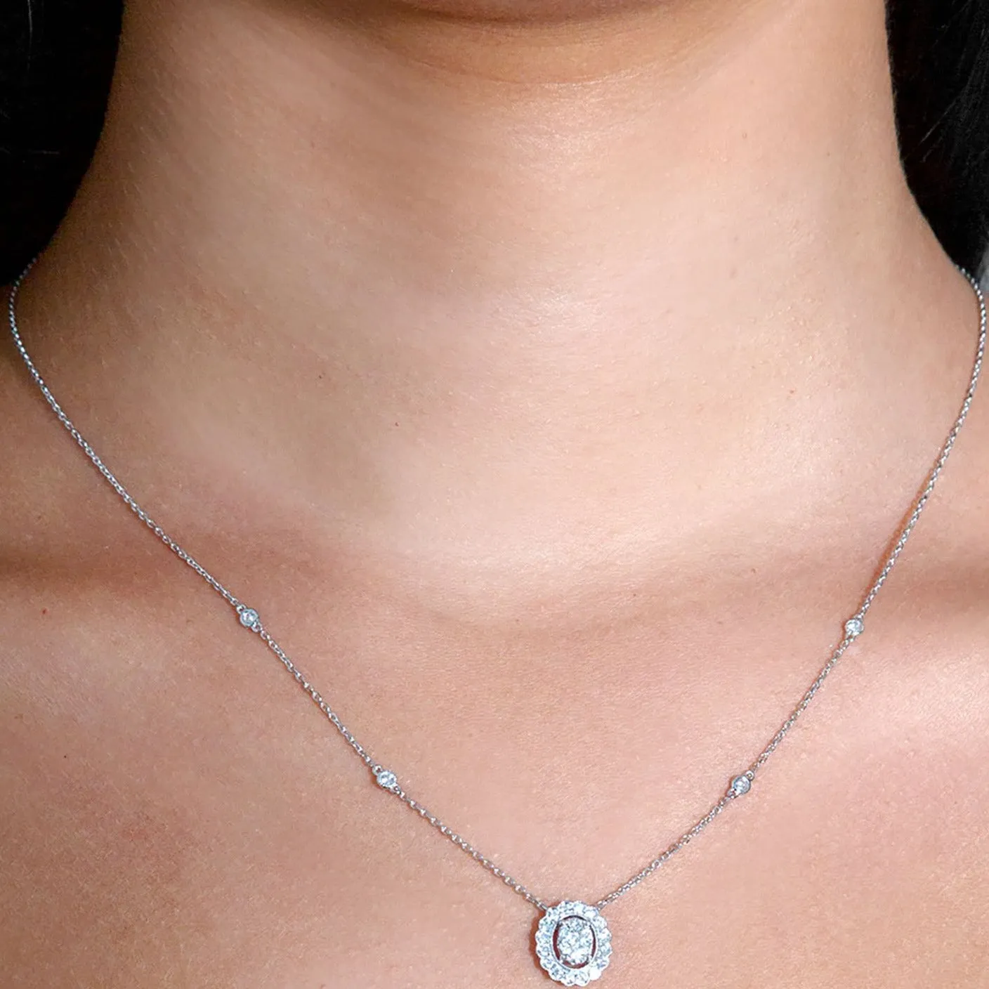 Milgrain 0.50 ctw Diamond Oval Halo Cluster Necklace Pendant
