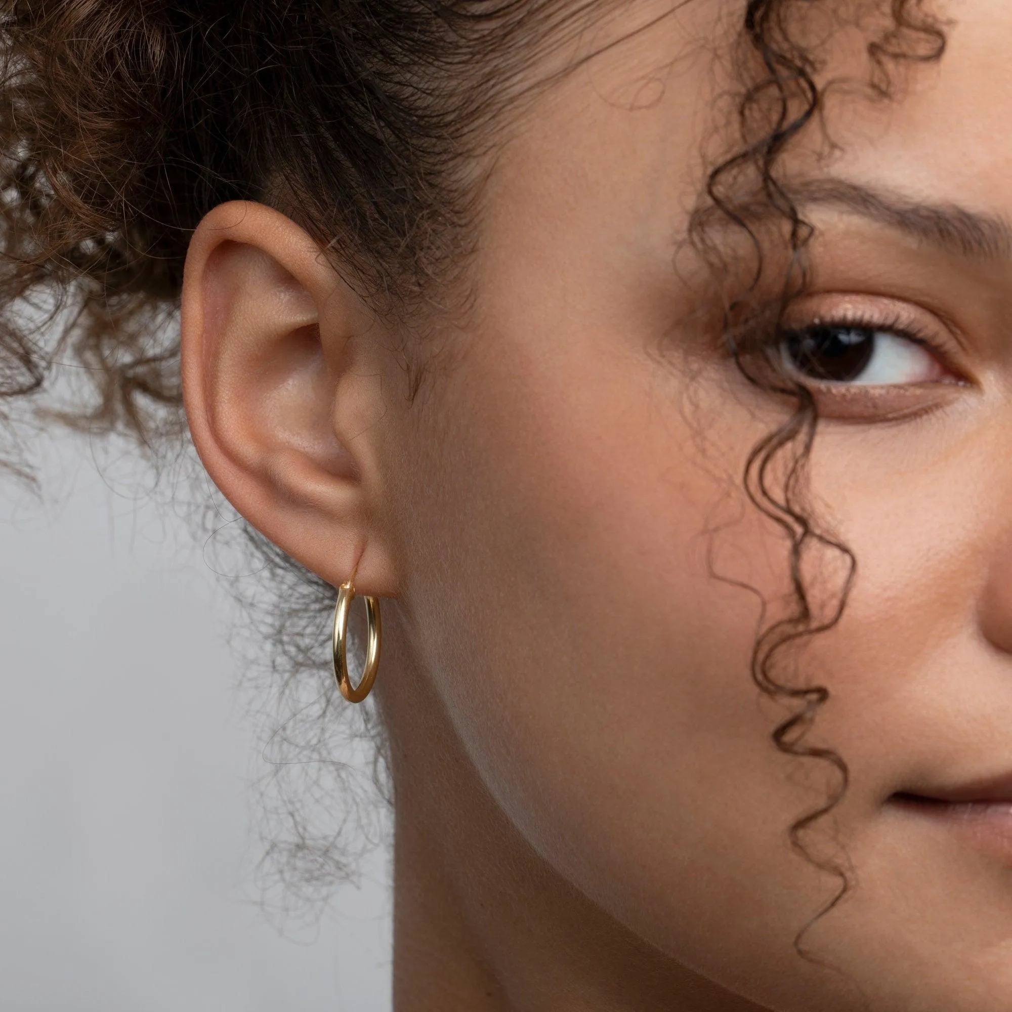 Minimalist Hoop Earring - 18K Gold Vermeil