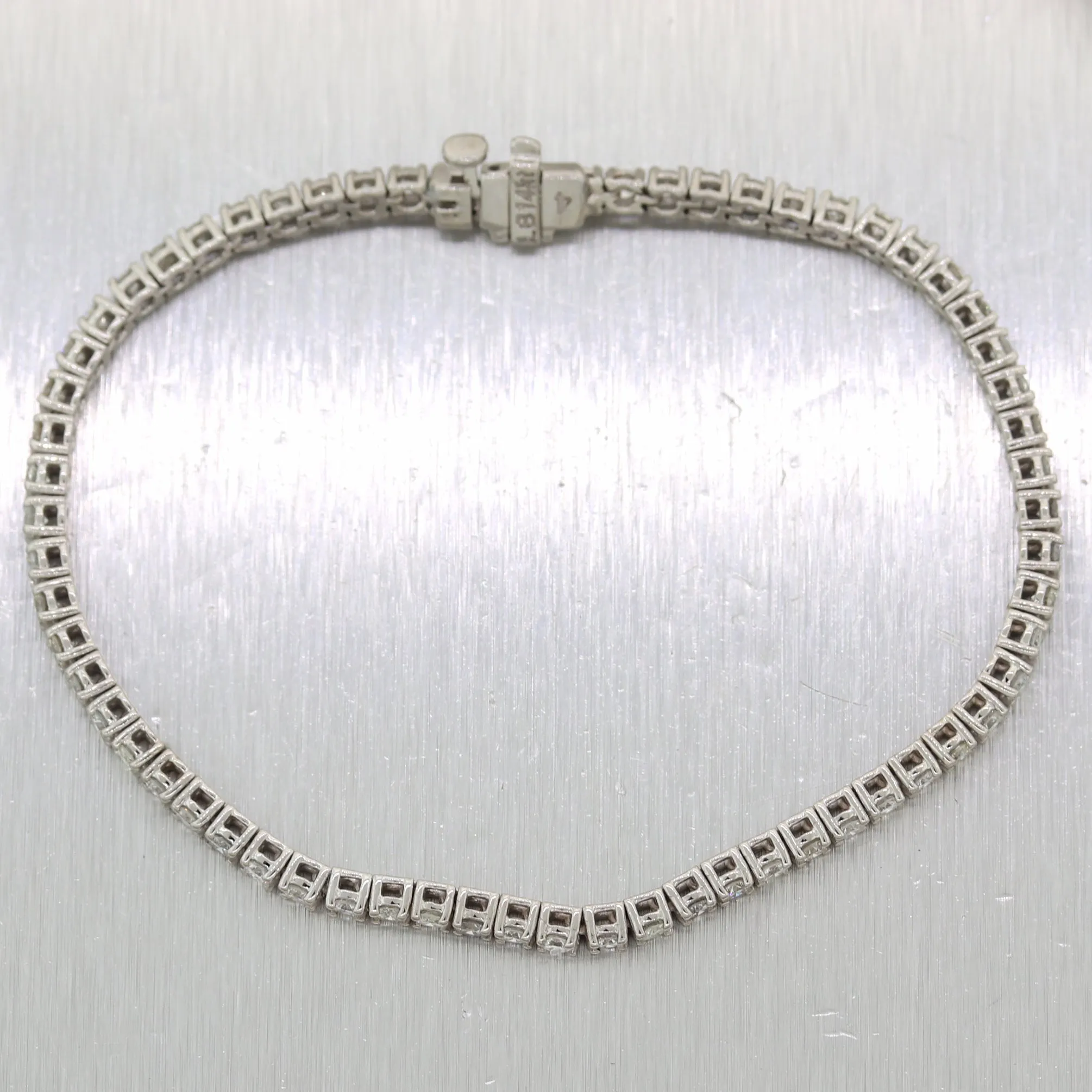 Modern 14k White Gold 3.01ctw Diamond Tennis Bracelet