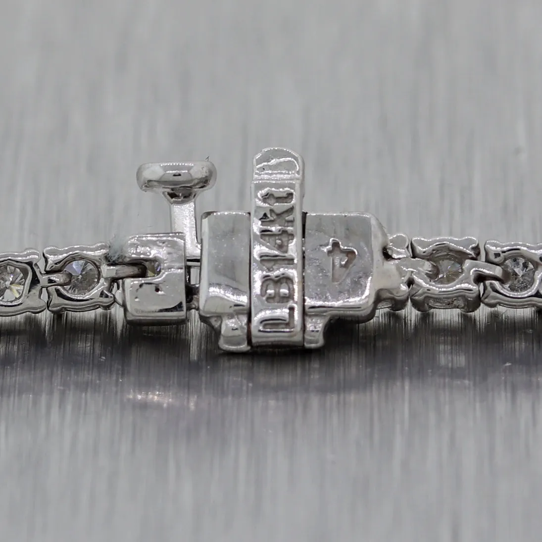 Modern 14k White Gold 3.01ctw Diamond Tennis Bracelet