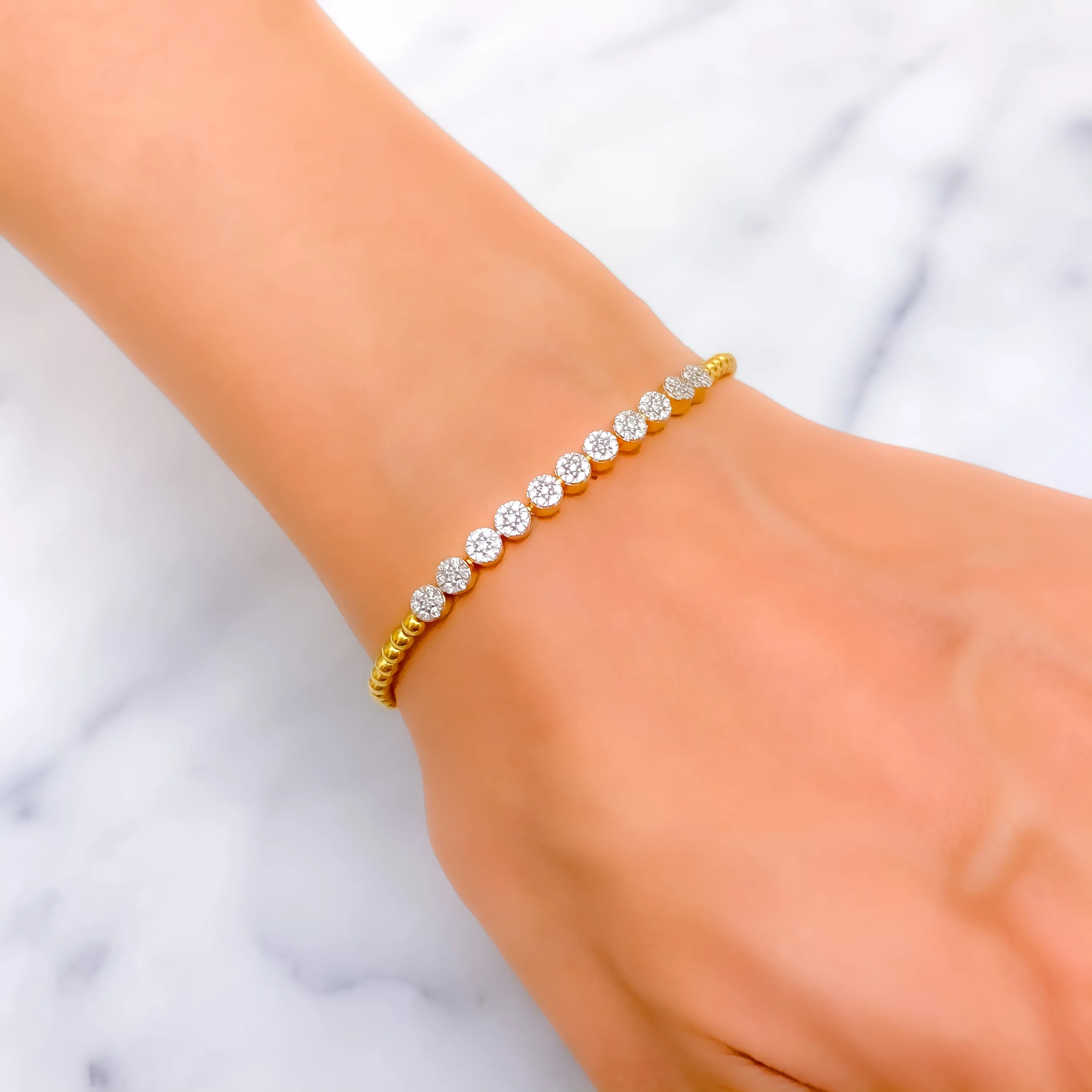 Modish Fancy Diamond   18k Gold Flexi Bangle Bracelet