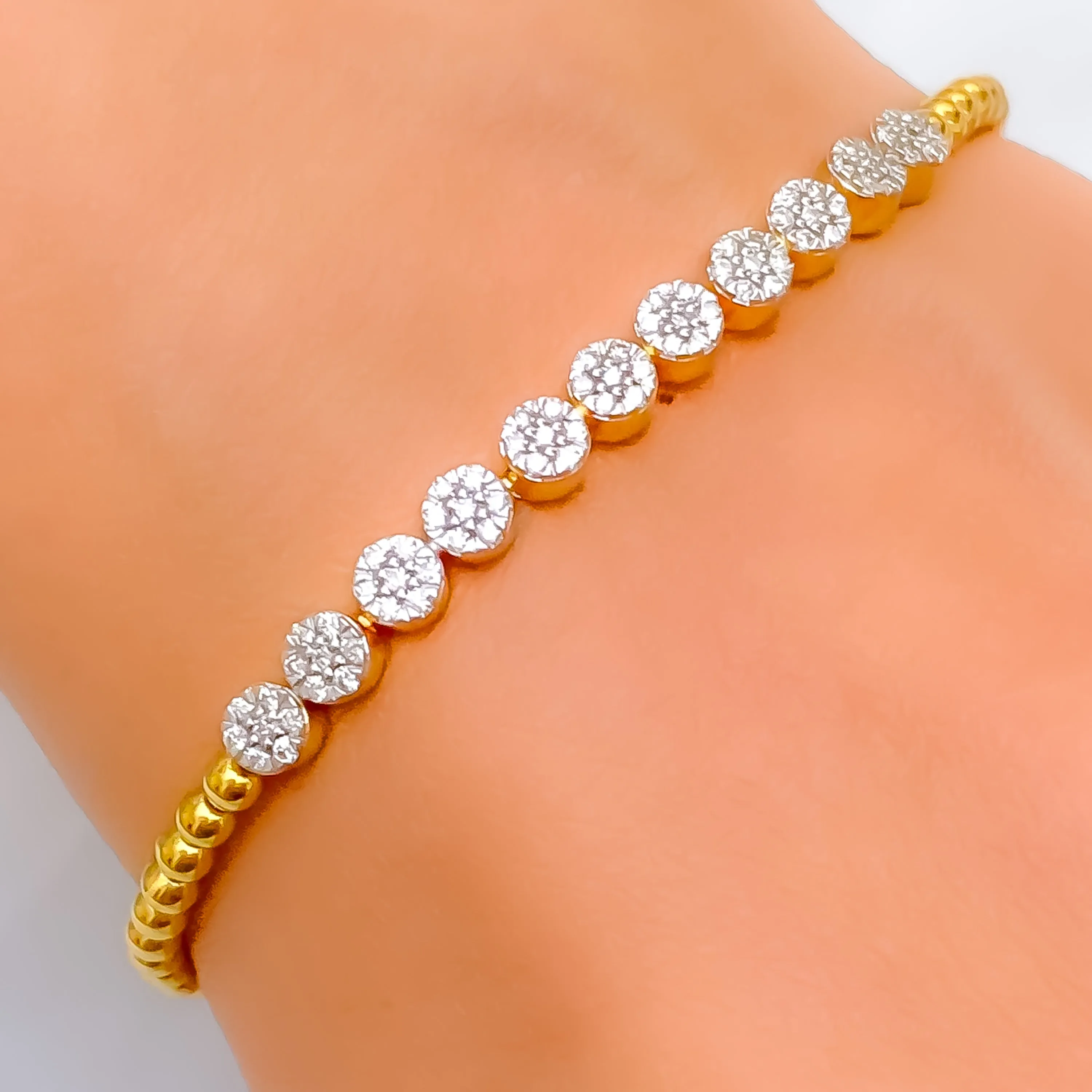 Modish Fancy Diamond   18k Gold Flexi Bangle Bracelet