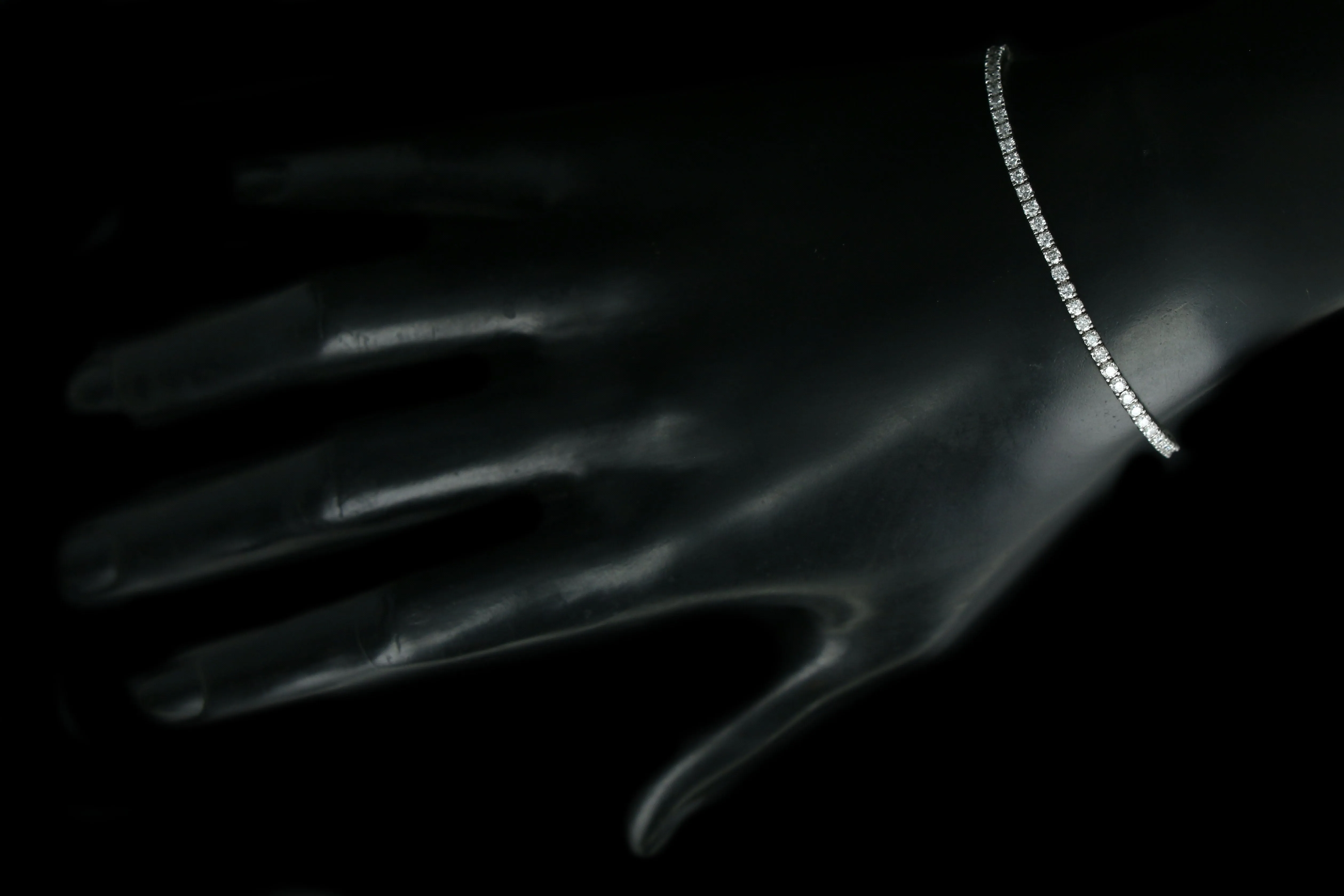 New 14K White Gold 2.50 Carat Round Brilliant Diamond Tennis Bracelet