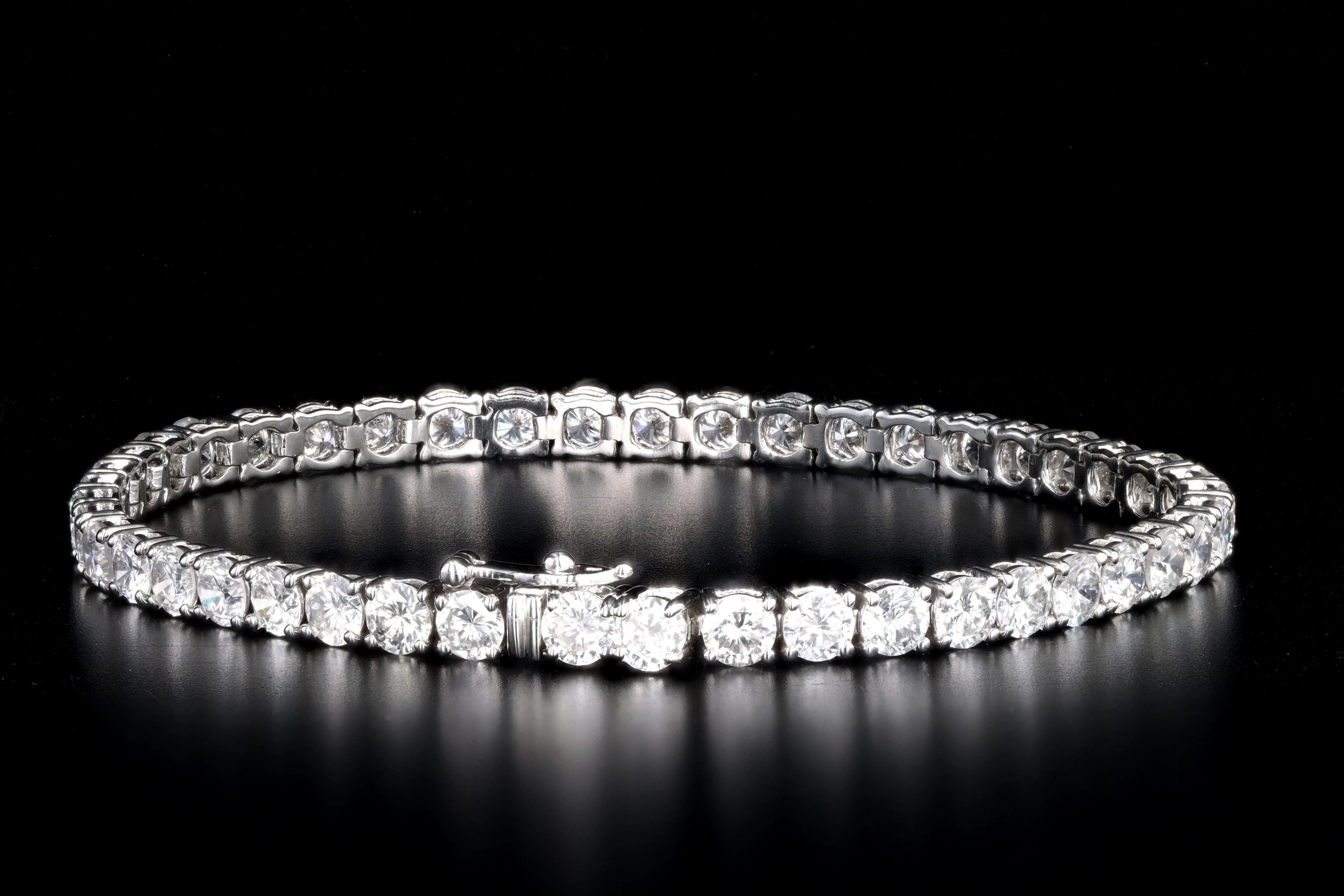 New 14K White Gold 9.53 Carat Total Weight Diamond Tennis Bracelet