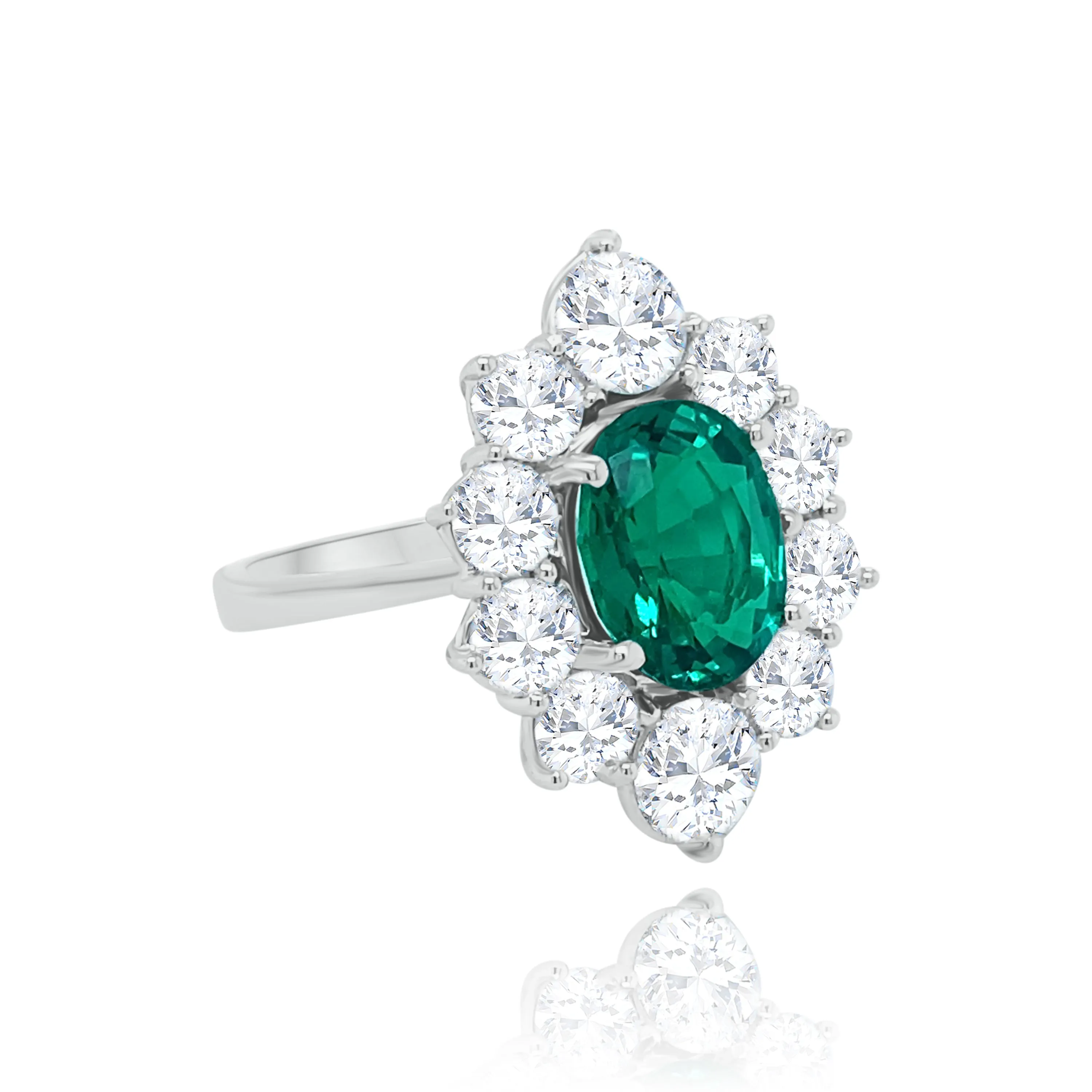 Oval cut Emerald & Brilliant cut Diamonds "Royal" Ring