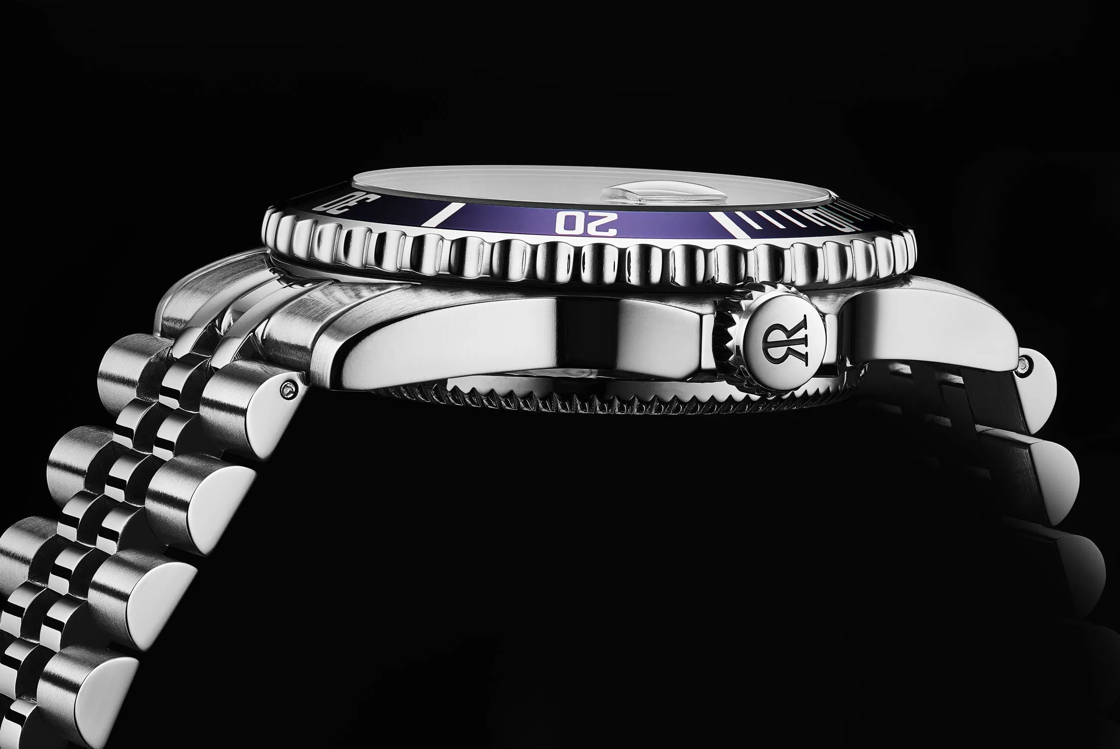 Revue Thommen Men's 'Diver' Black Dial Stainless Steel Bracelet Automatic Watch 17571.2235
