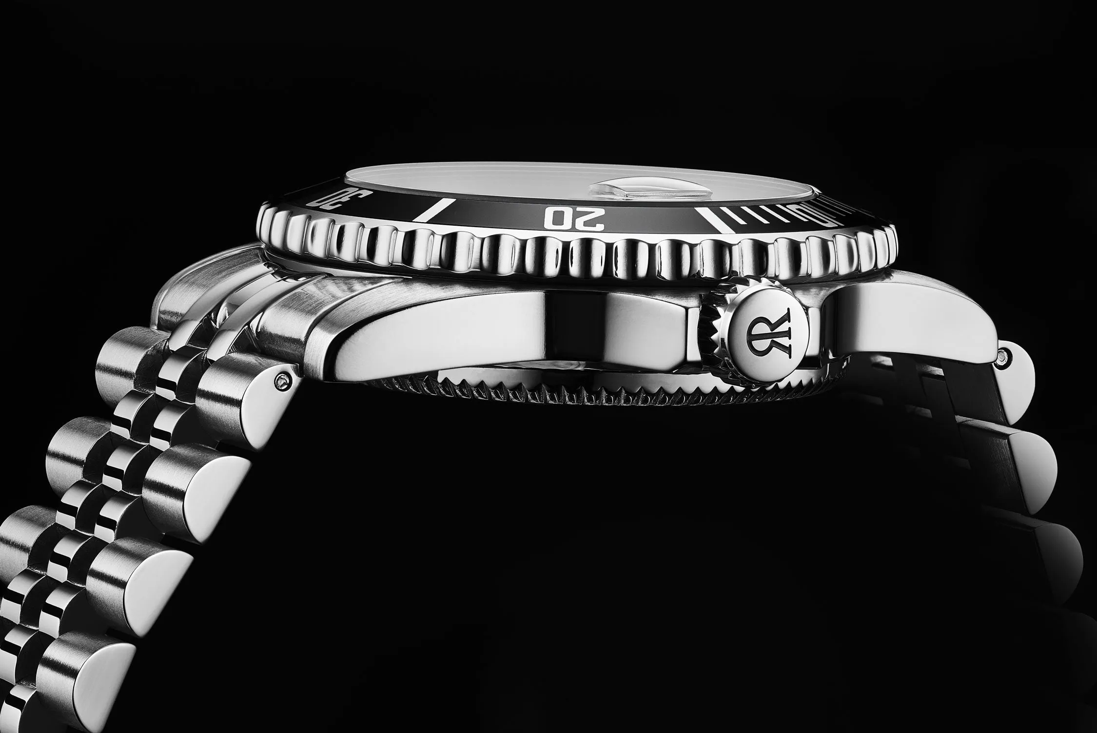 Revue Thommen Men's 'Diver' Black Dial Stainless Steel Bracelet Automatic Watch 17571.2237
