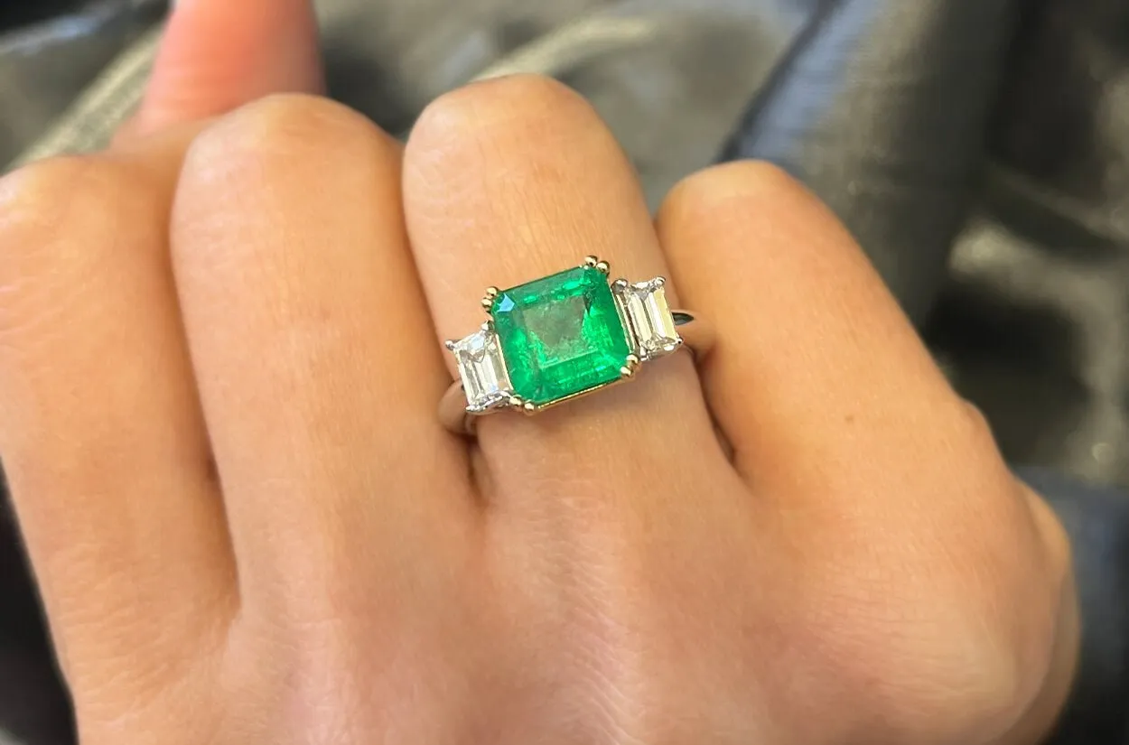 Ring 18kt Gold GIA Octagonal Emerald & 2 Emerald Cut Diamonds