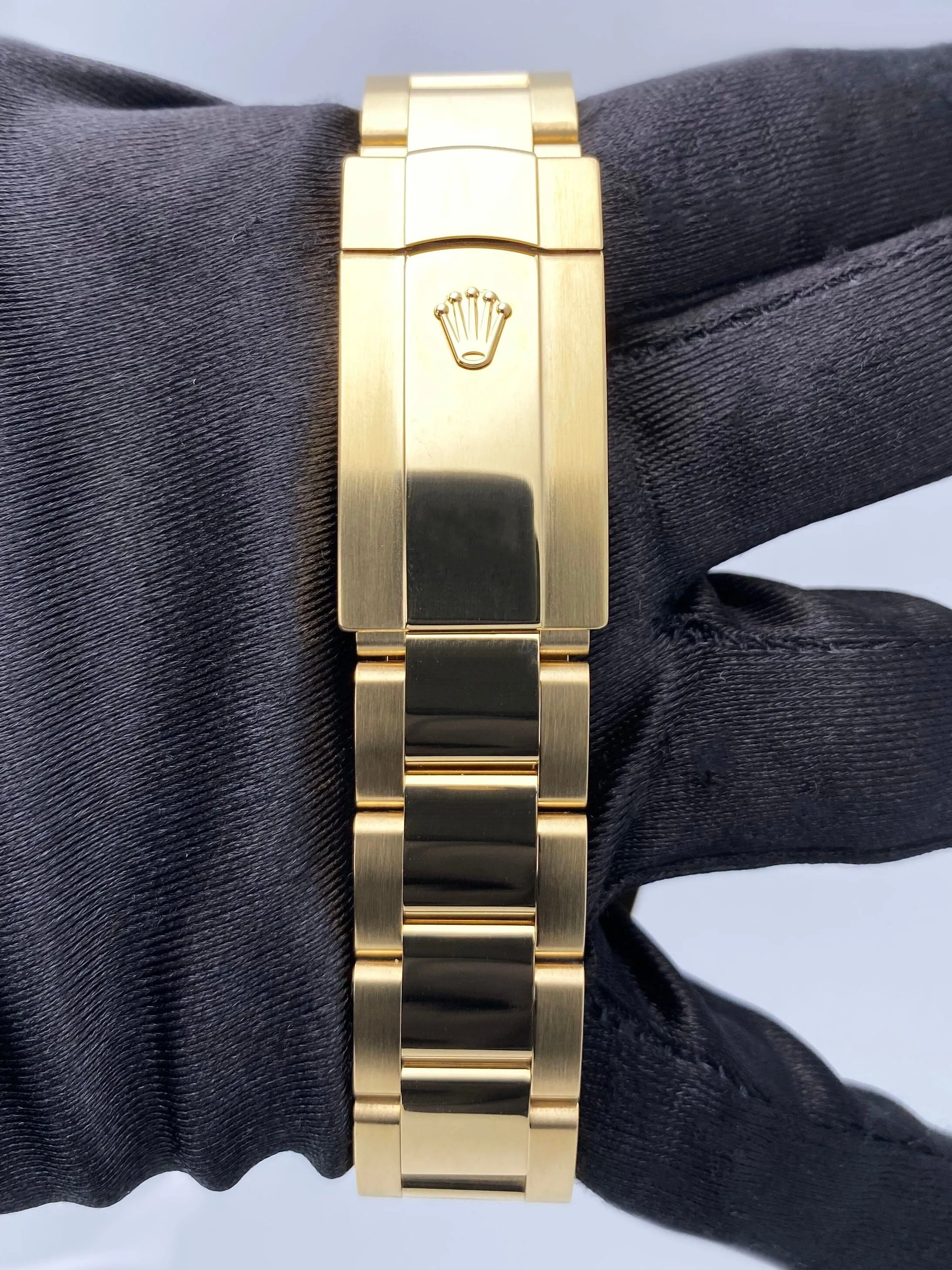 Rolex Sky-Dweller 326938 Champagne Dial Mens Watch Box Papers
