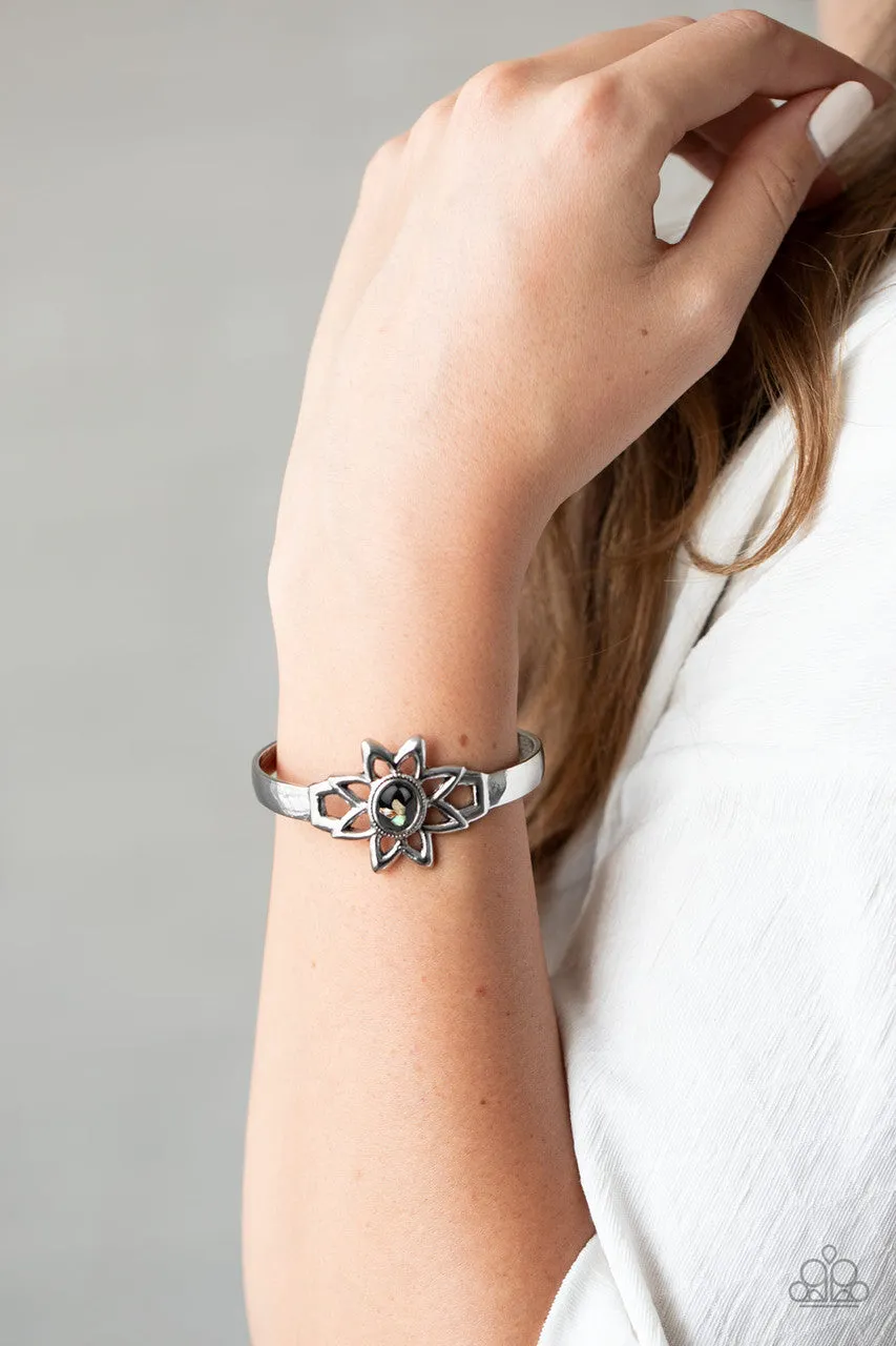 Sahara Garden Black Paparazzi Bracelet