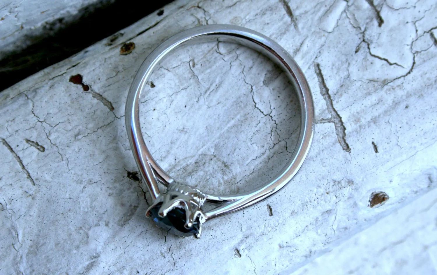 Sapphire Solitaire in 14K White Gold.